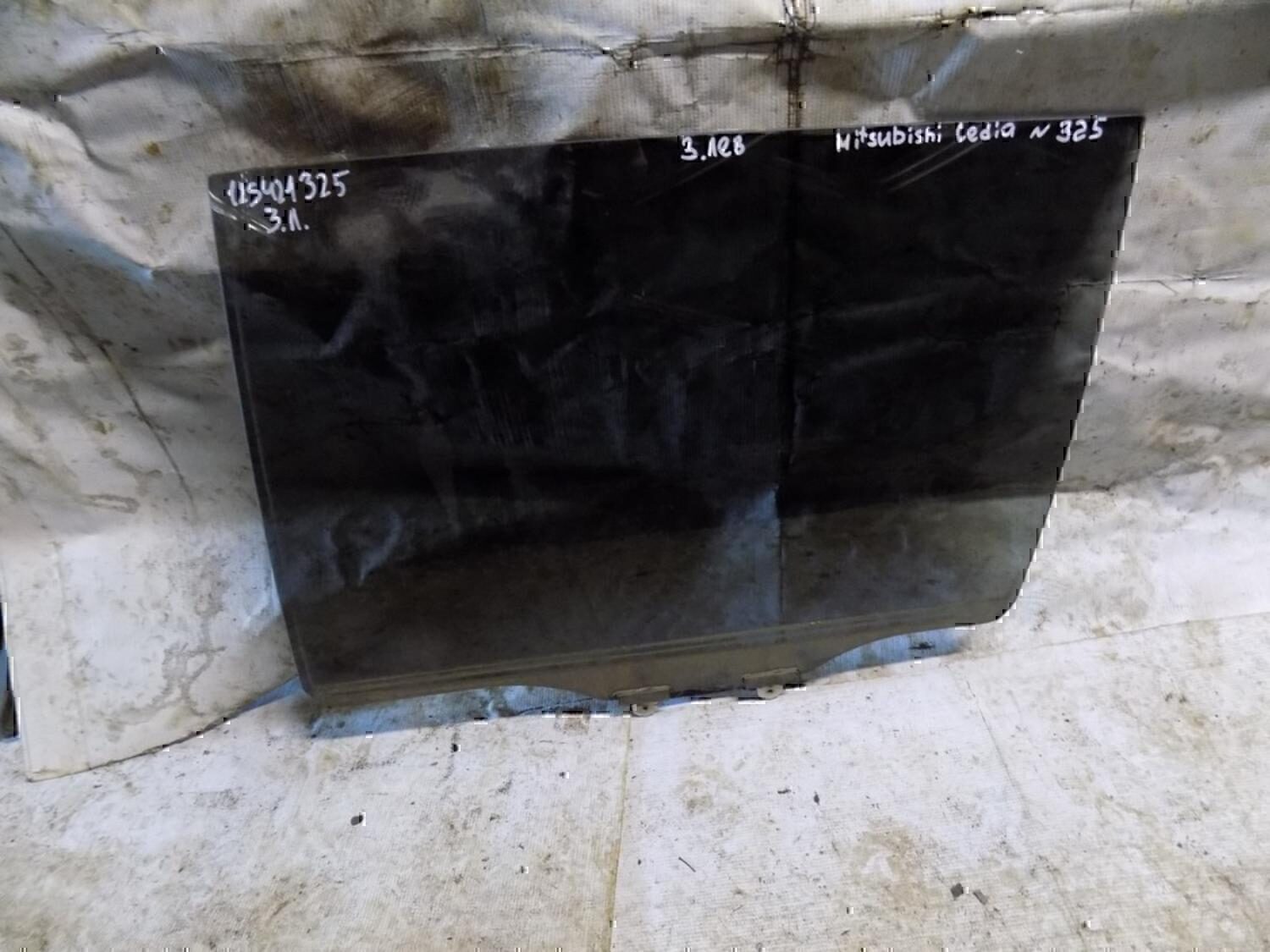 Стекло двери задней левой MITSUBISHI Lancer (CS/Classic) 2003-2006