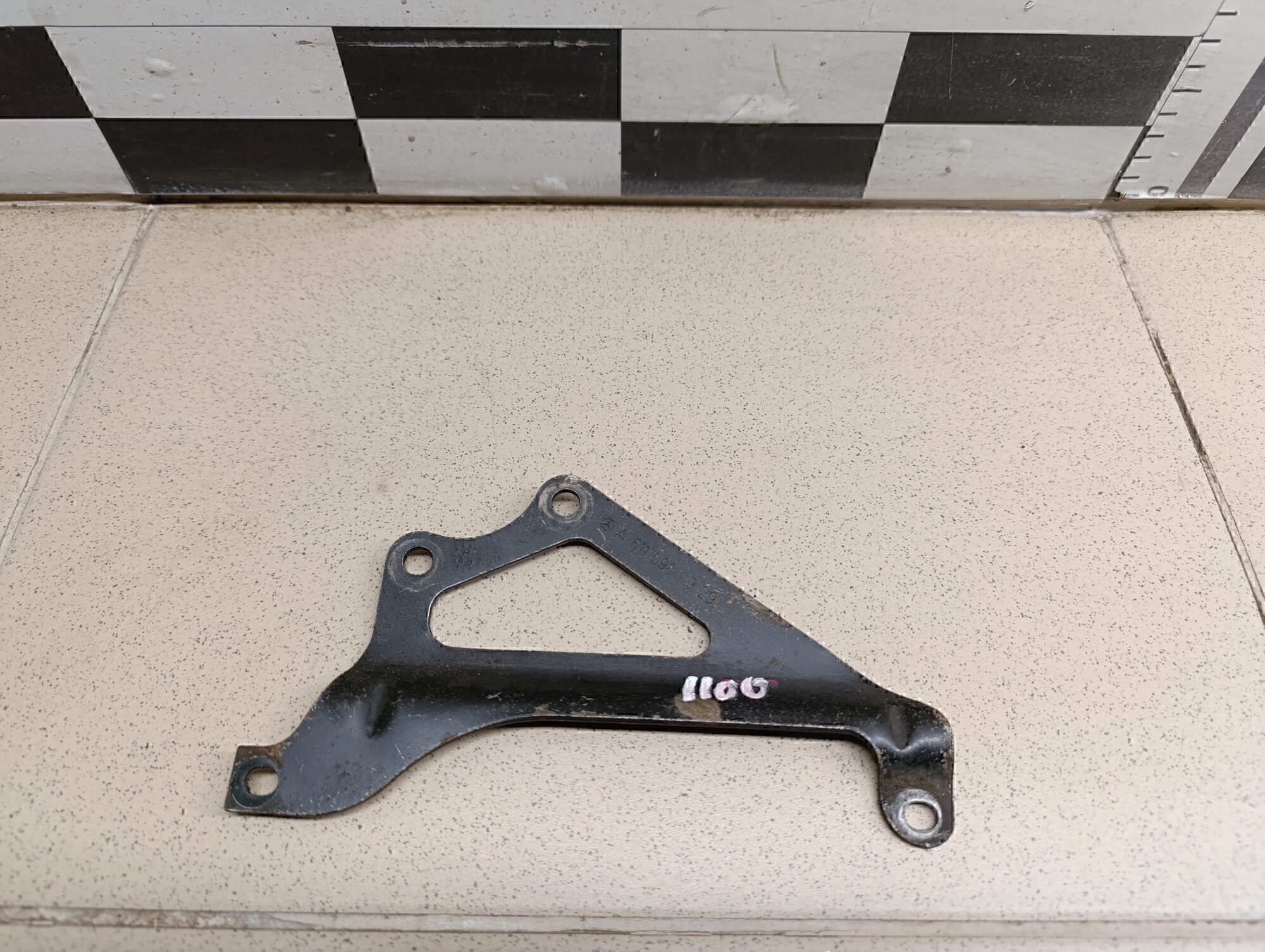 Кронштейн (сопут. товар) MERCEDES-BENZ Sprinter (901-905)/Sprinter Classic (909) 1995-2006