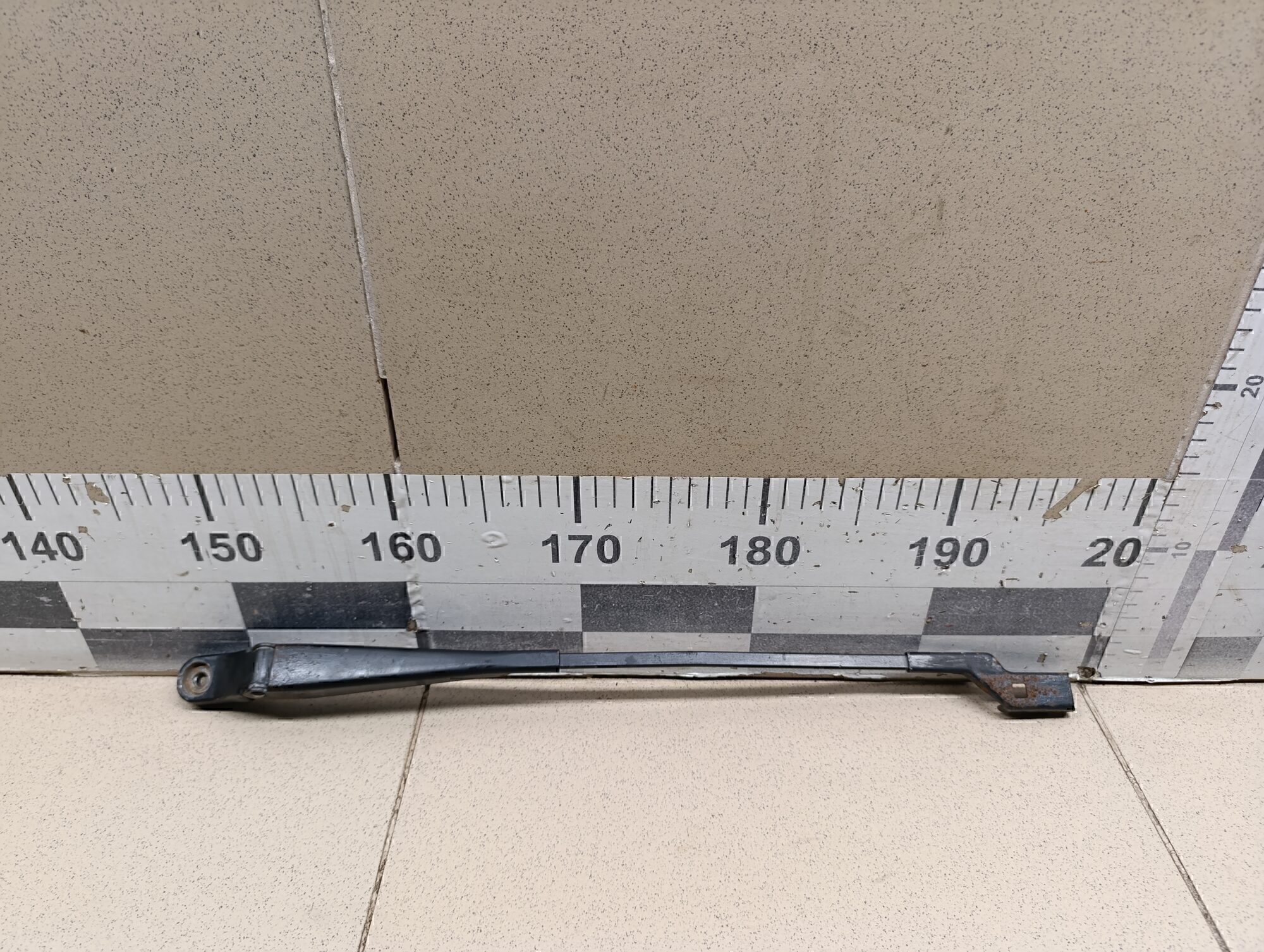 Поводок стеклоочистителя передний правый SKODA Fabia 2007-2015