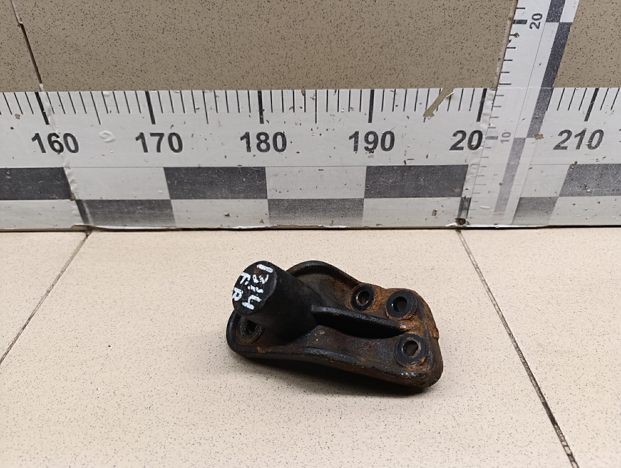 Кронштейн двигателя правый HYUNDAI Solaris 2010-2017