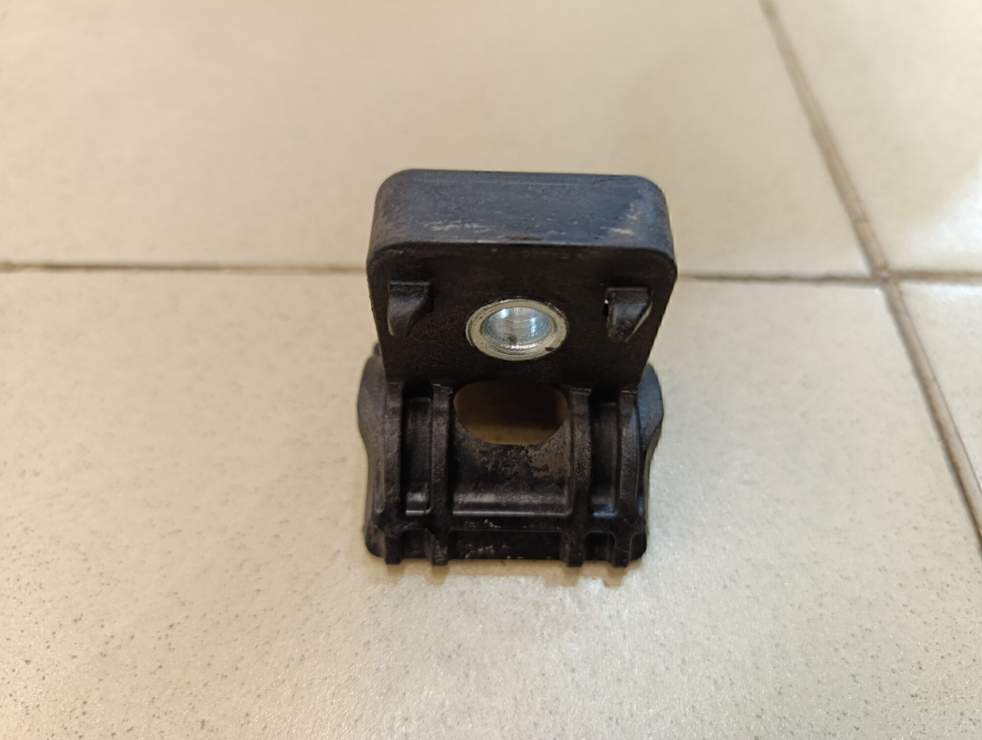 Кронштейн радиатора Chevrolet Cruze 2009-2016