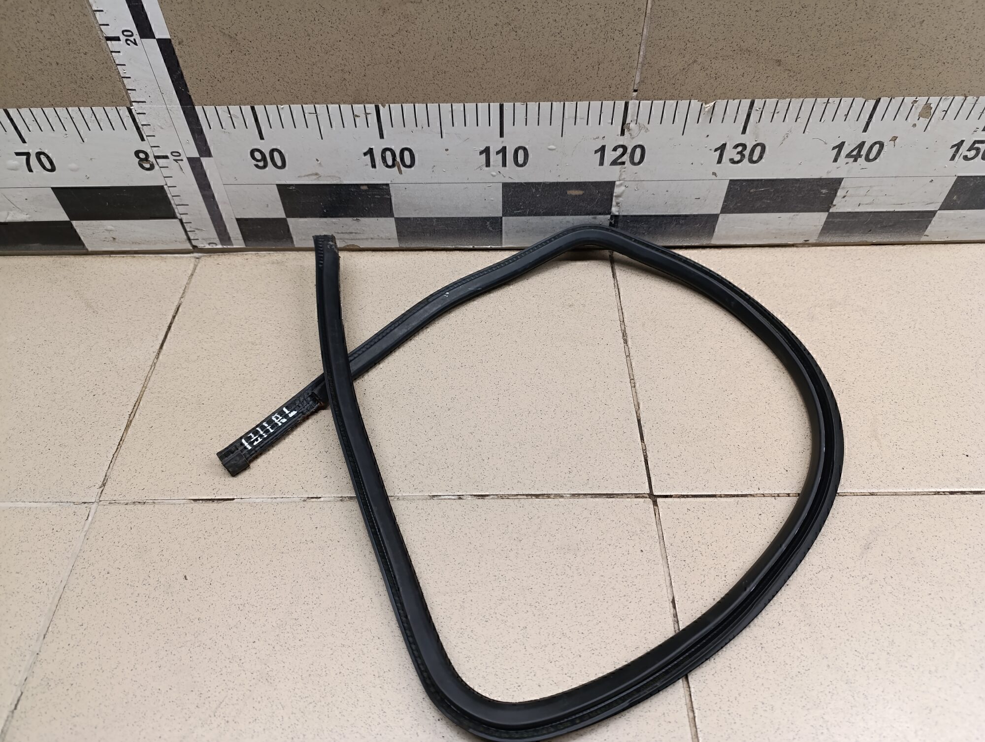 Уплотнитель стекла двери SKODA Passat [B5] 1996-2000