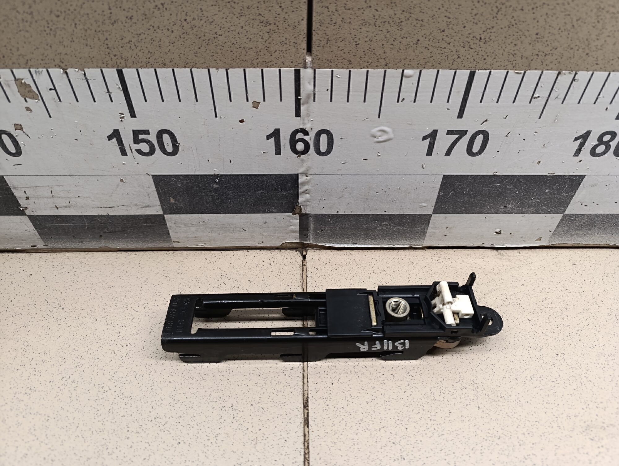 Механизм регулировки ремня безопасности VW Passat [B5] 2000-2005