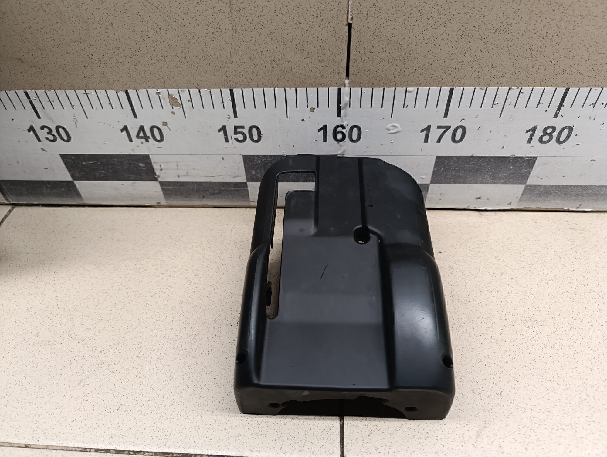 Кожух рулевой колонки нижний VW Passat [B5] 2000-2005