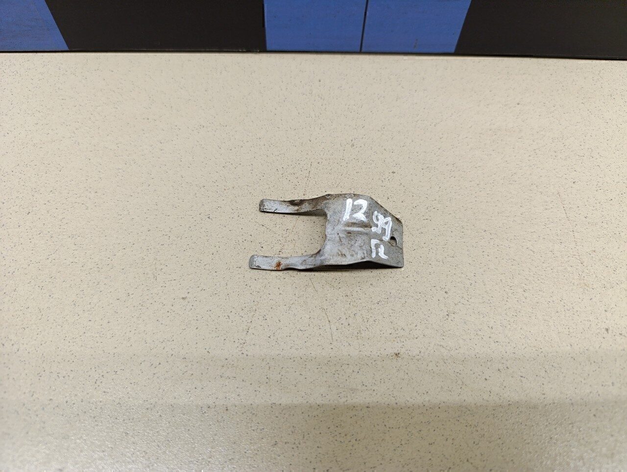 Фиксатор RENAULT Duster 2012>