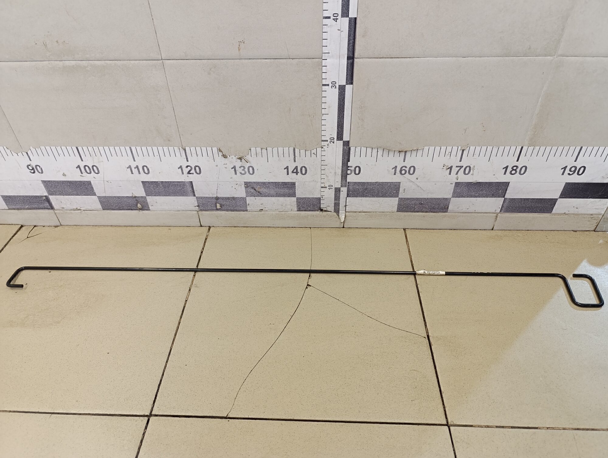 Торсион багажника HYUNDAI Solaris 2010-2017