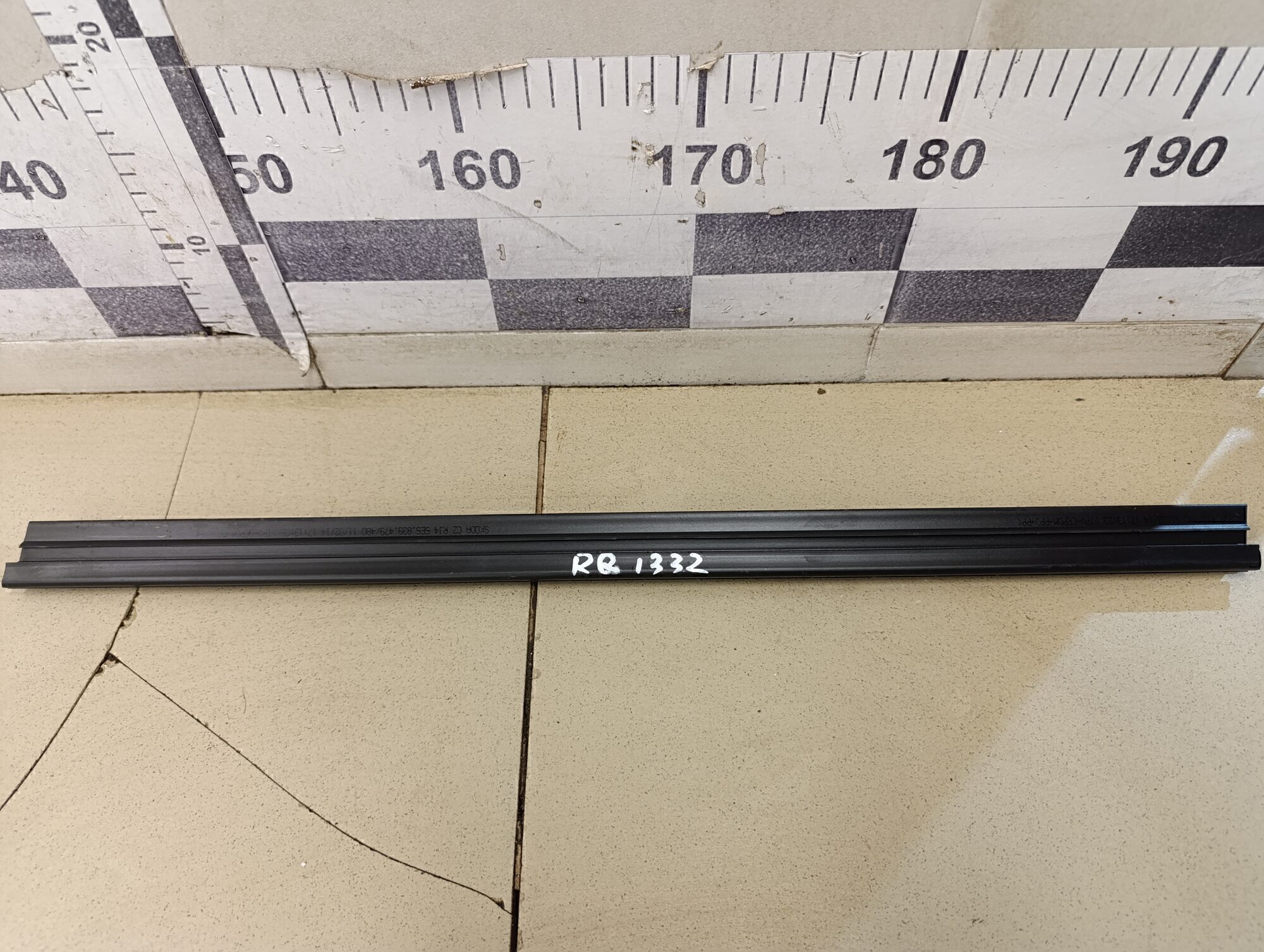 Уплотнитель двери SKODA Octavia (A7) 2013>