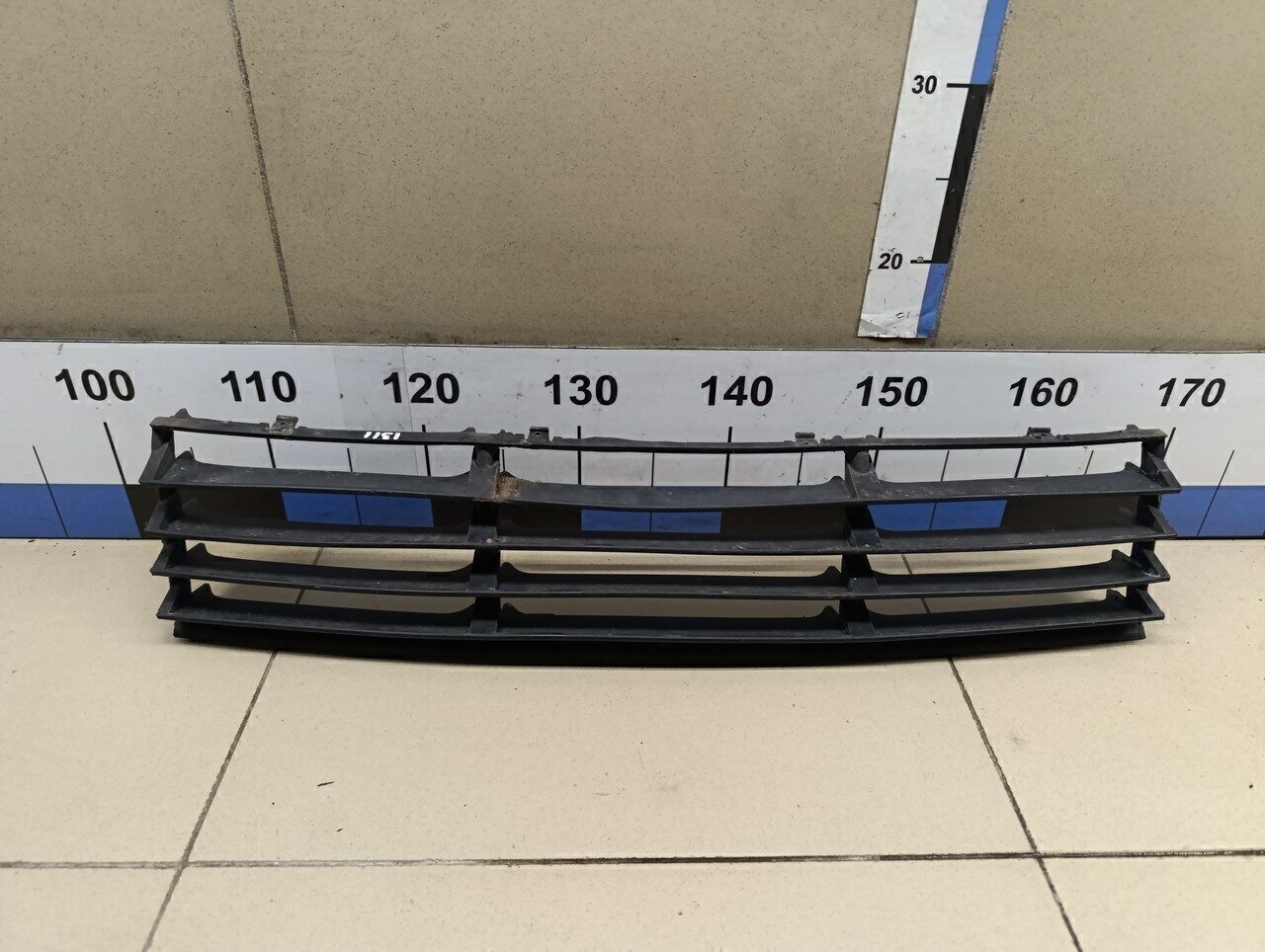 Решетка в бампер центральная VW Passat [B5] 2000-2005