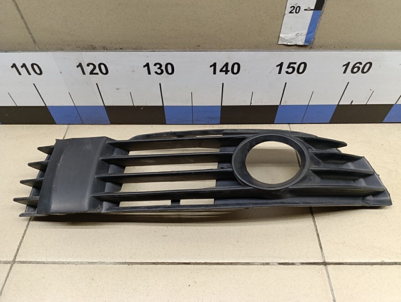 Решетка в бампер правая VW Passat [B5] 2000-2005