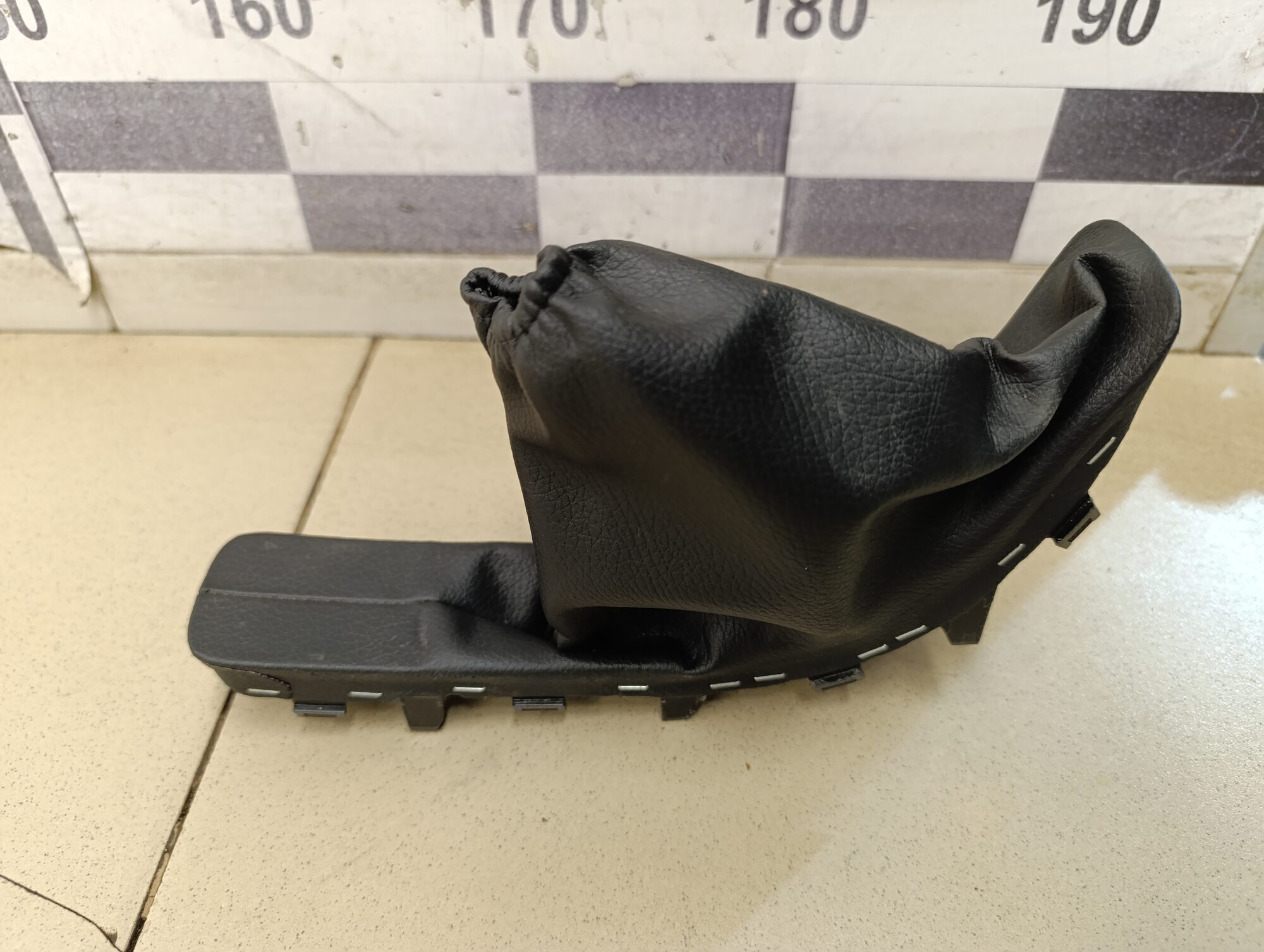 Накладка рычага стояночного тормоза SKODA Octavia (A7) 2013>