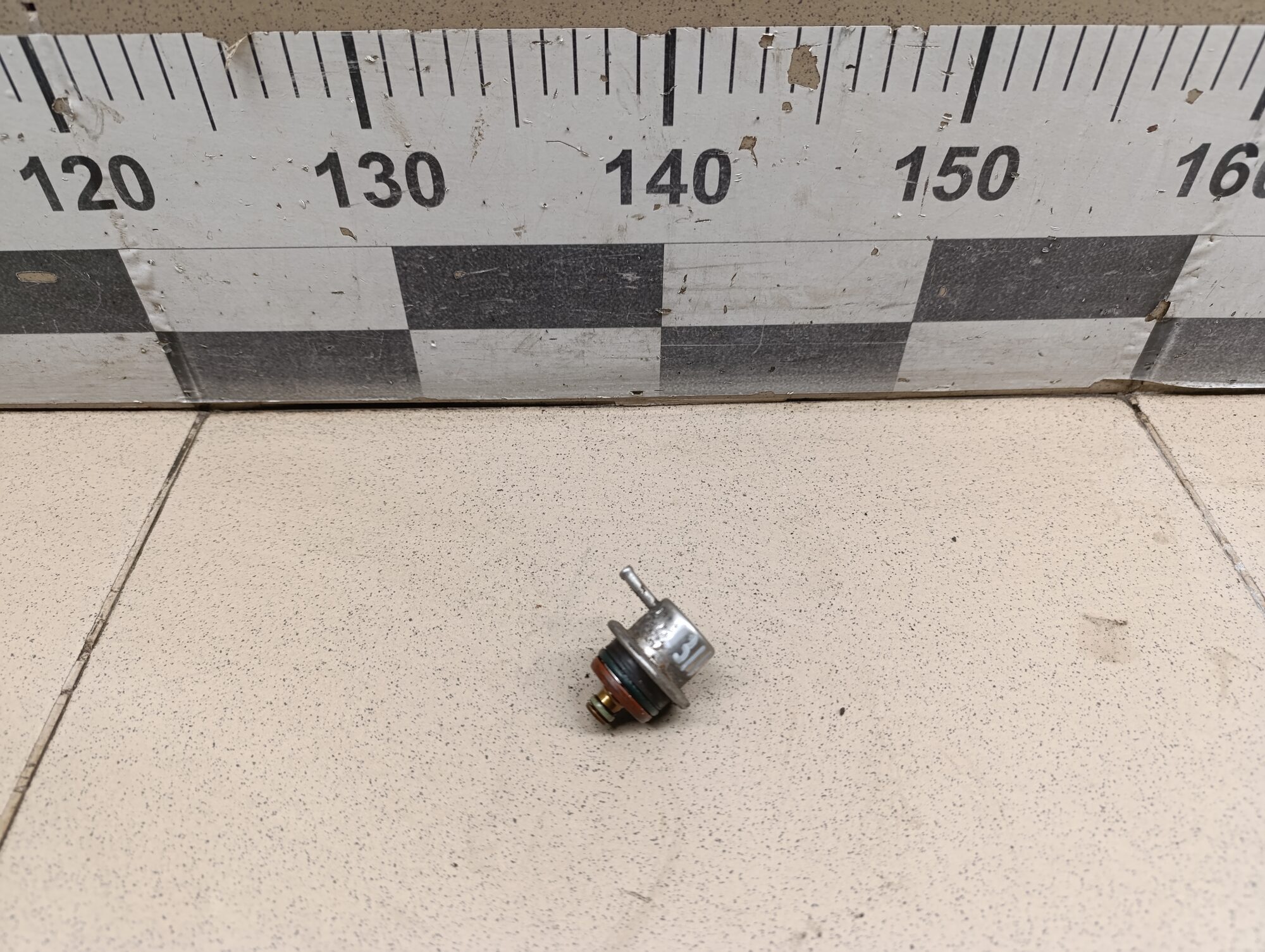 Регулятор давления топлива Audi A4 [B5] 1994-2000