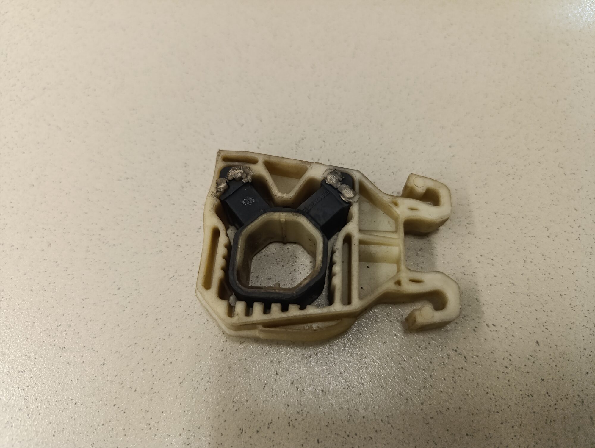 Кронштейн радиатора SKODA Octavia (A7) 2013>