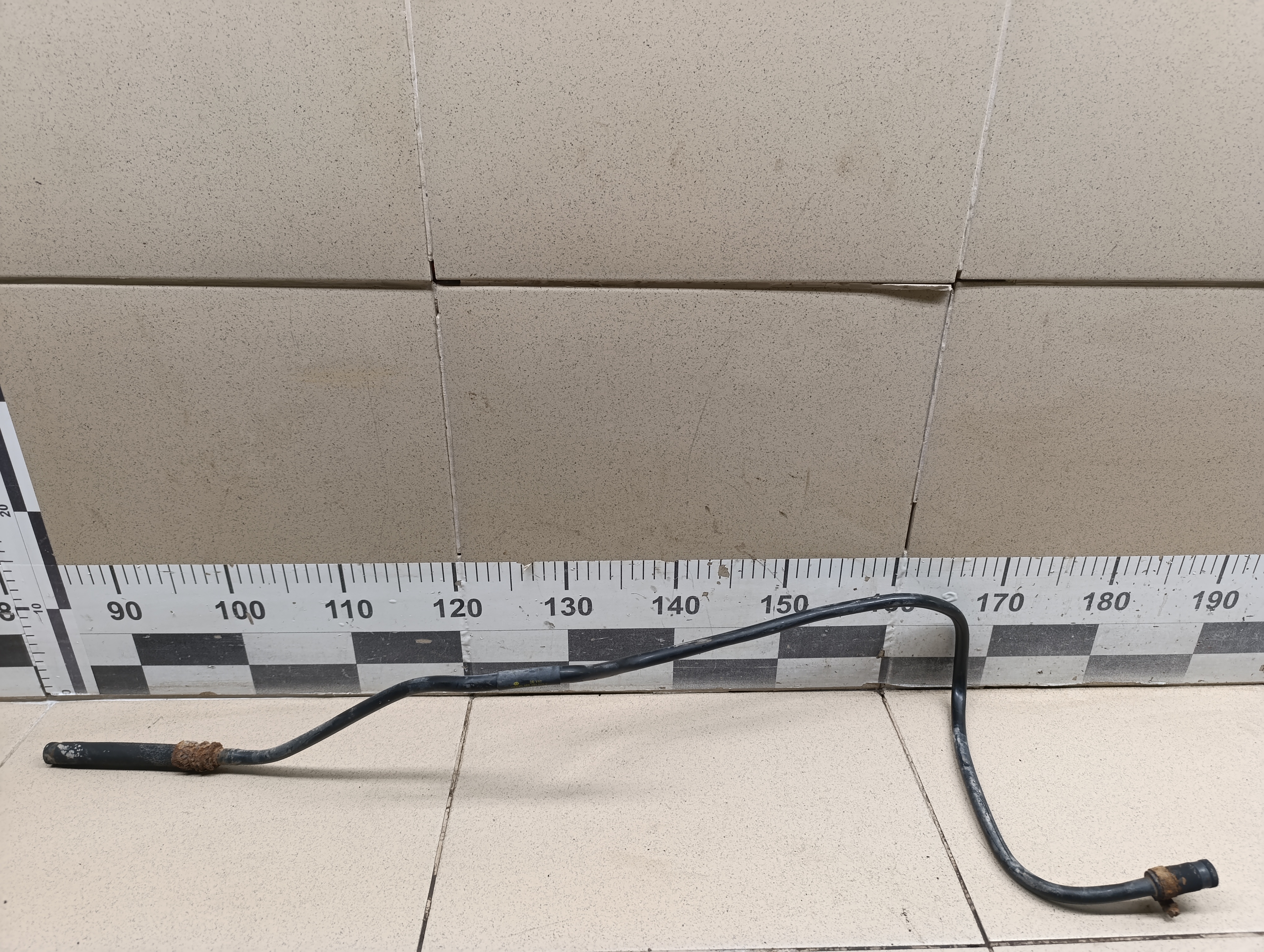 Трубка вентиляционная VW Passat [B5] 2000-2005