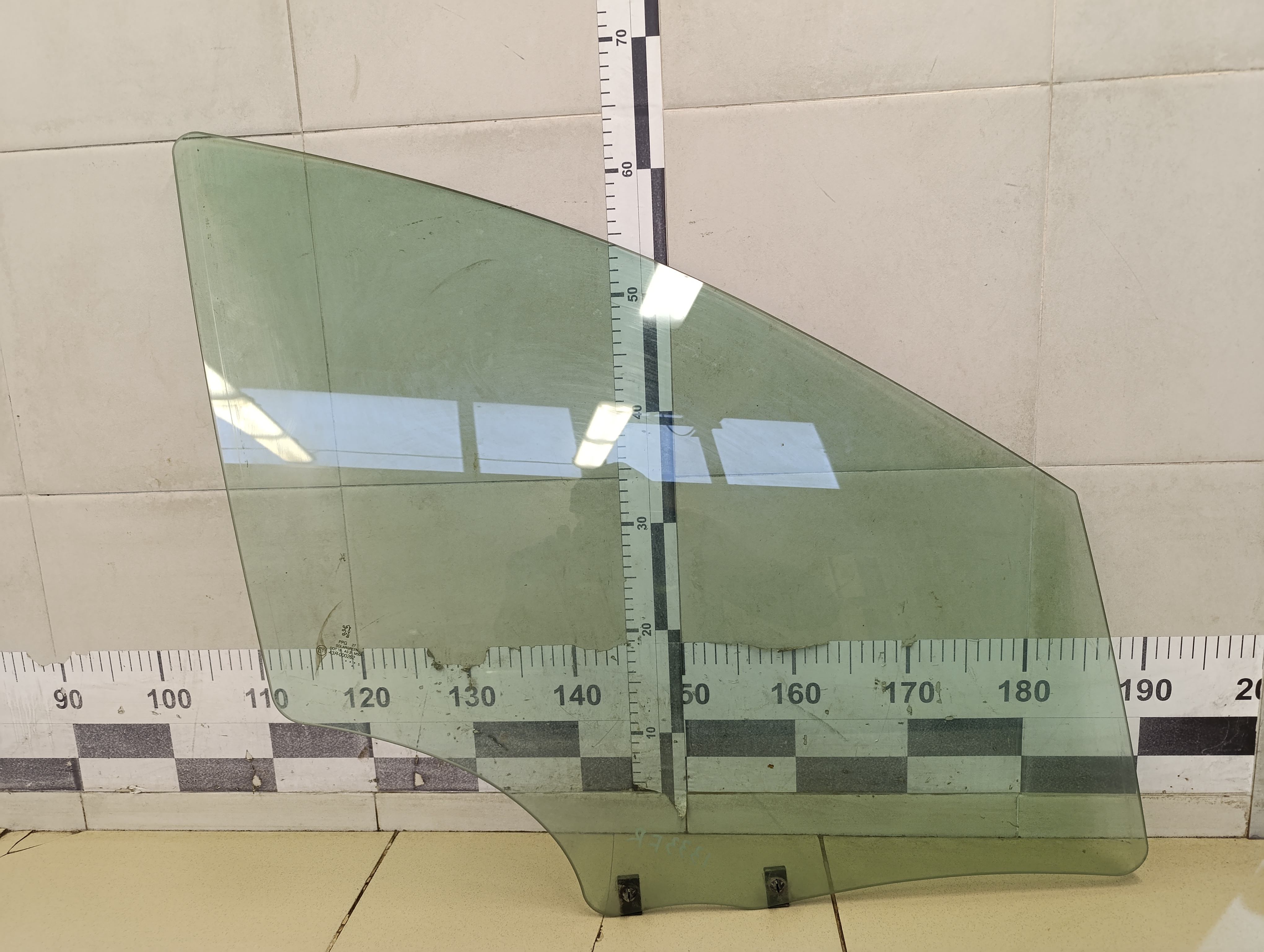 Стекло двери передней правой PEUGEOT 407 2004-2010