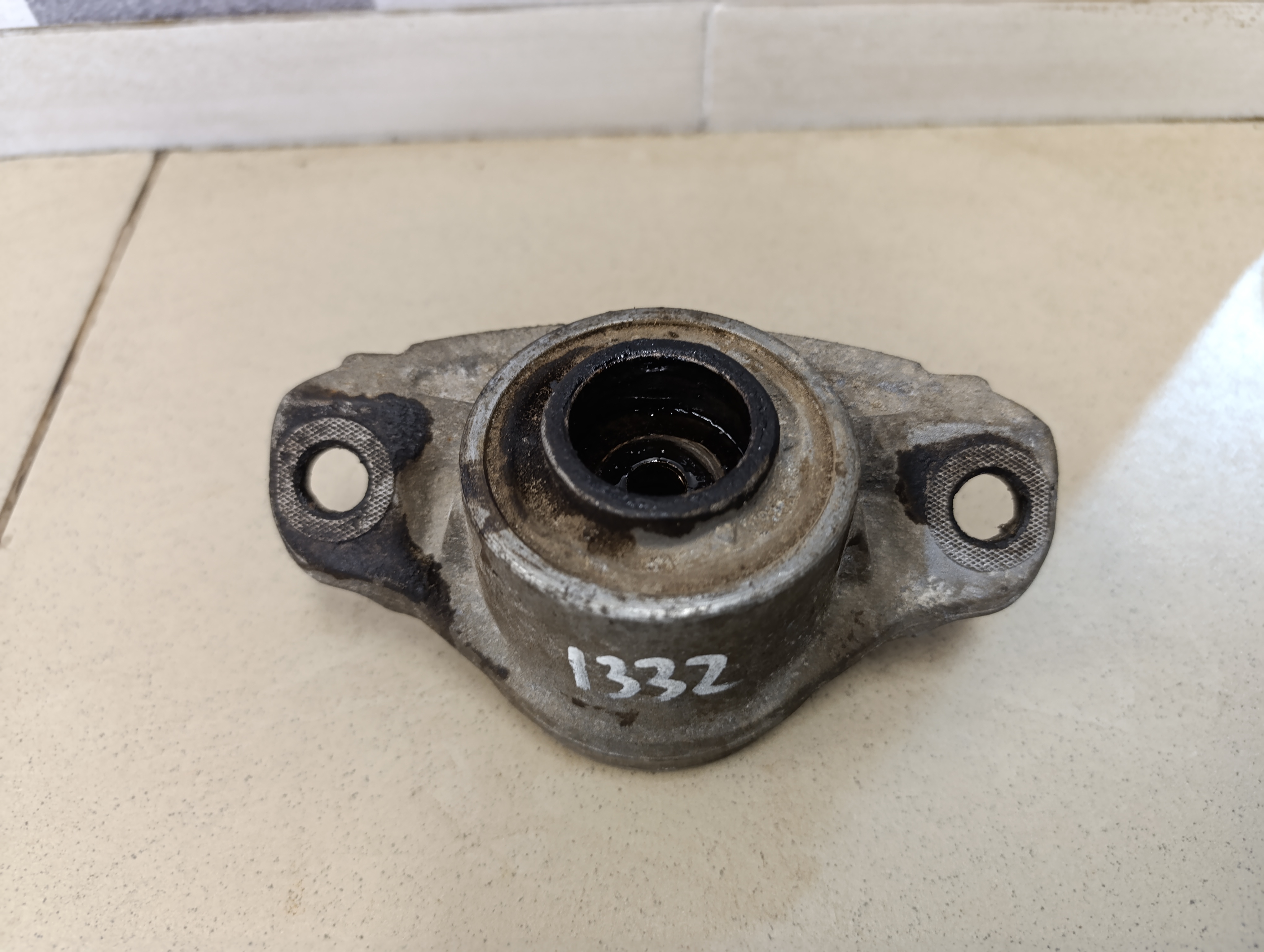 Опора заднего амортизатора SKODA Octavia (A7) 2013>