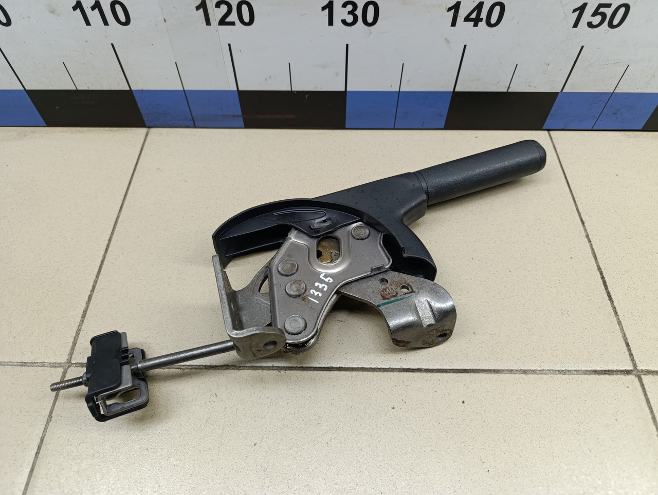 Рычаг стояночного тормоза TOYOTA Yaris 2005-2011