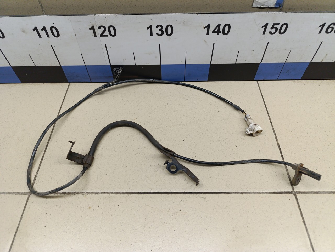 Датчик ABS передний левый TOYOTA Yaris 2005-2011