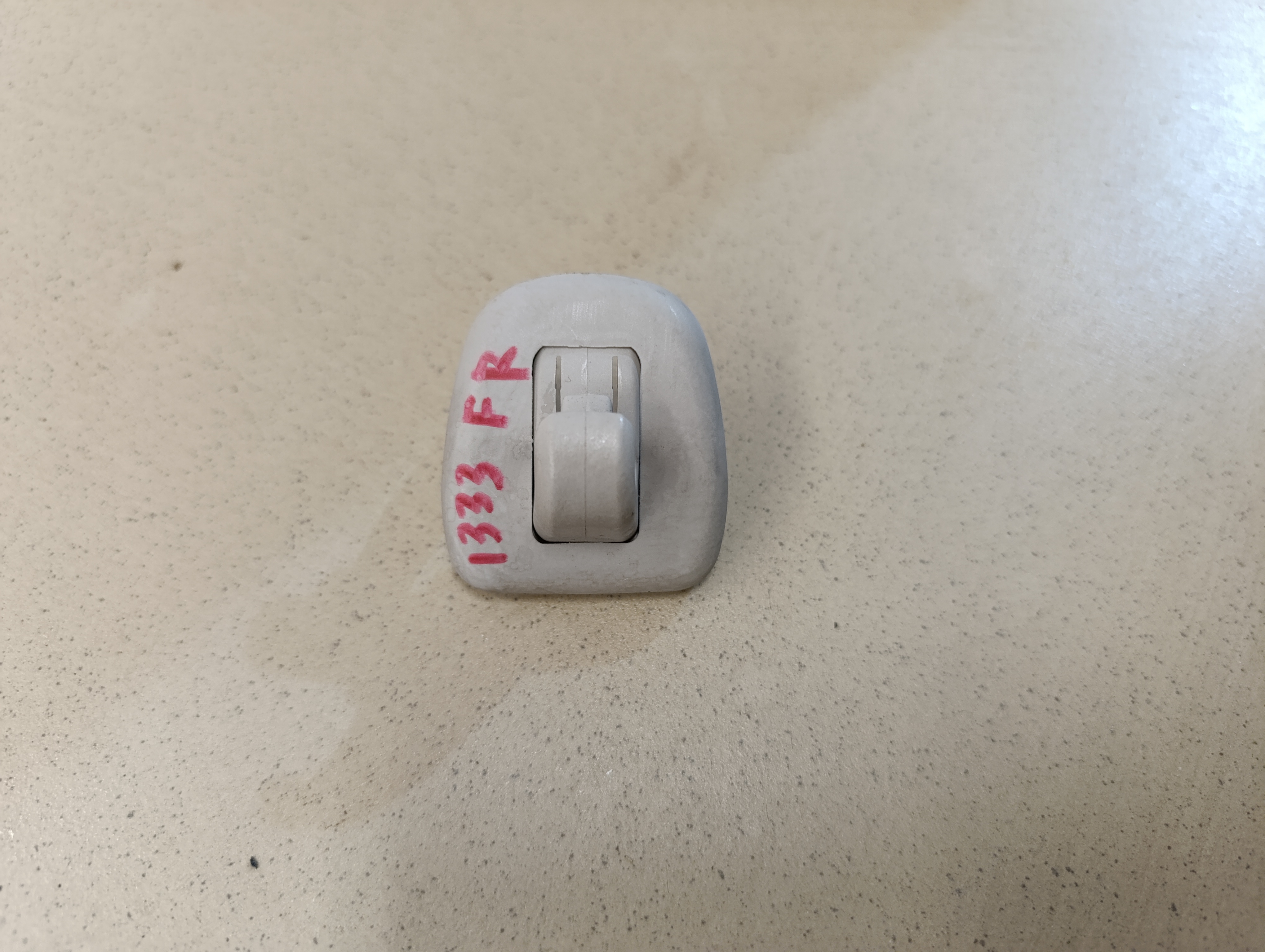 Крючок солнцезащитного козырька PEUGEOT 407 2004-2010