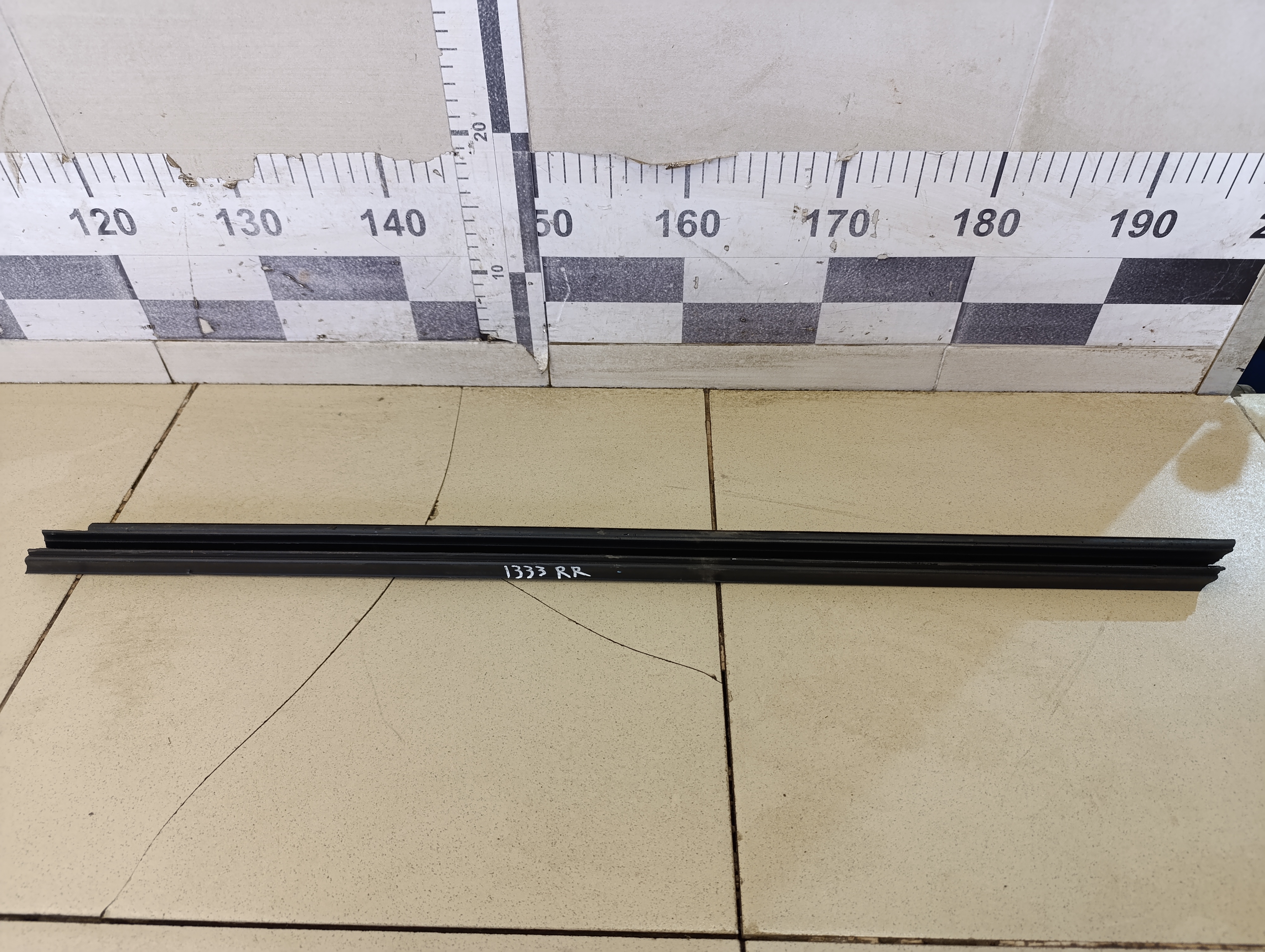 Накладка стекла заднего правого PEUGEOT 407 2004-2010