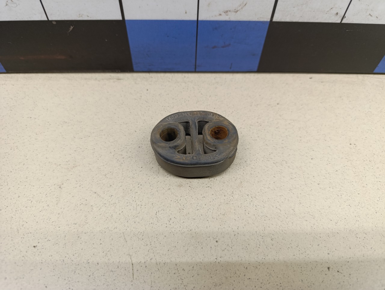 Резинка подвеса глушителя TOYOTA Yaris 2005-2011