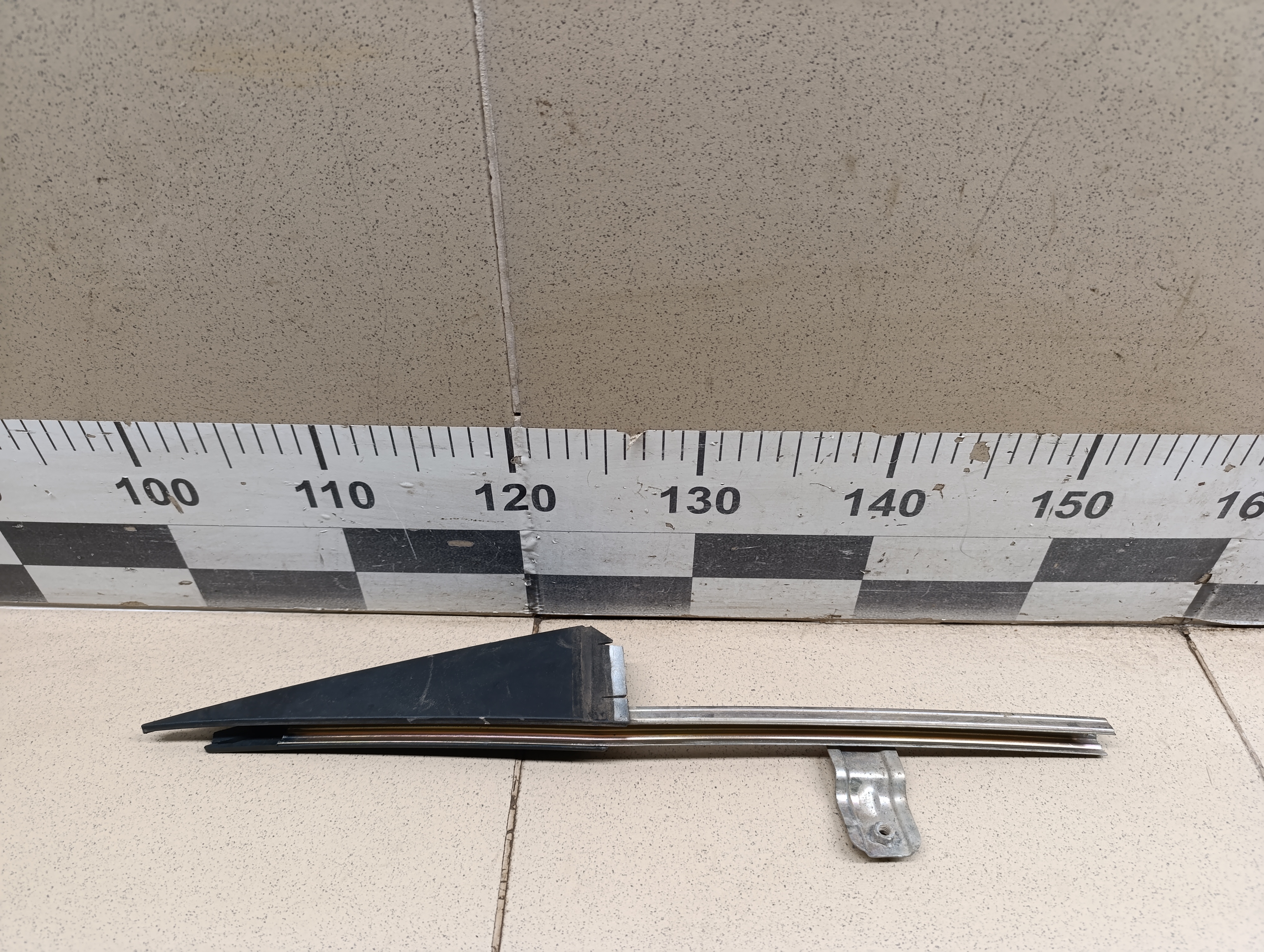 Направляющая стекла двери Chery Tiggo 5 (T21) 2014-2020