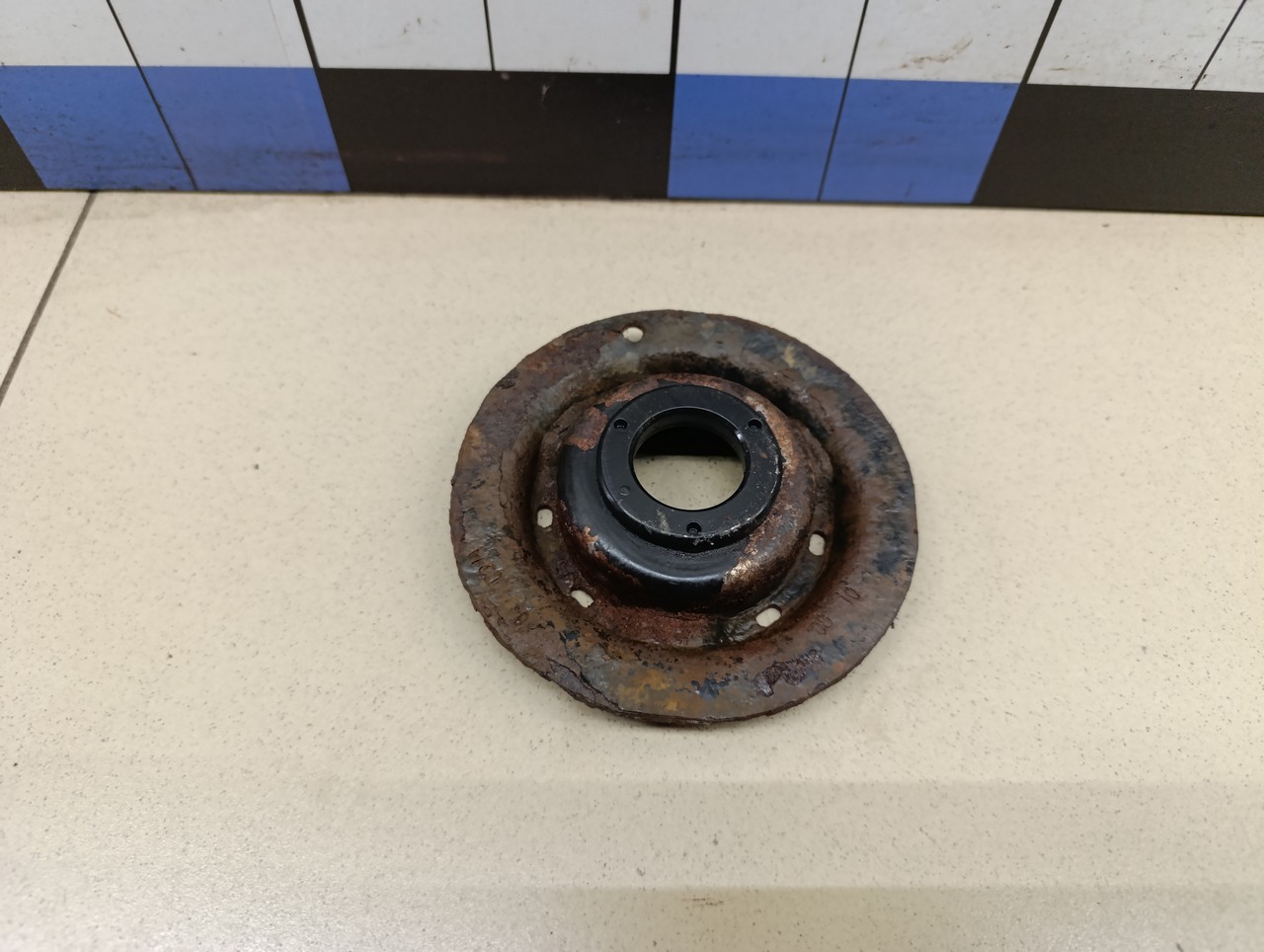 Опора передней пружины верхняя TOYOTA Yaris 2005-2011