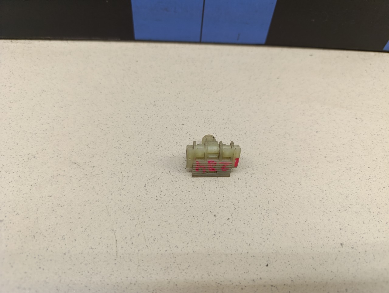 Фиксатор замка двери Chevrolet Cruze 2009-2016