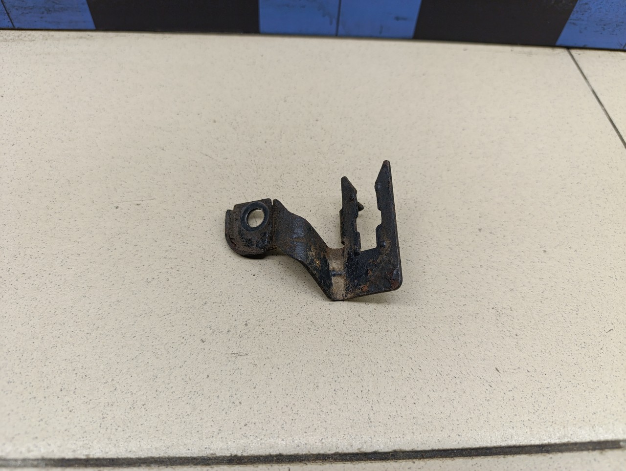 Кронштейн (сопут. товар) OPEL Corsa D 2006-2015