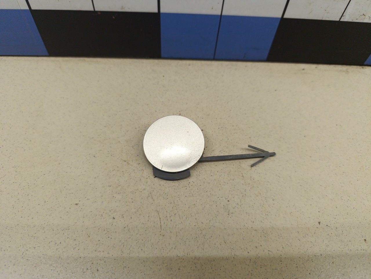 Заглушка буксировочного крюка OPEL Corsa D 2006-2015