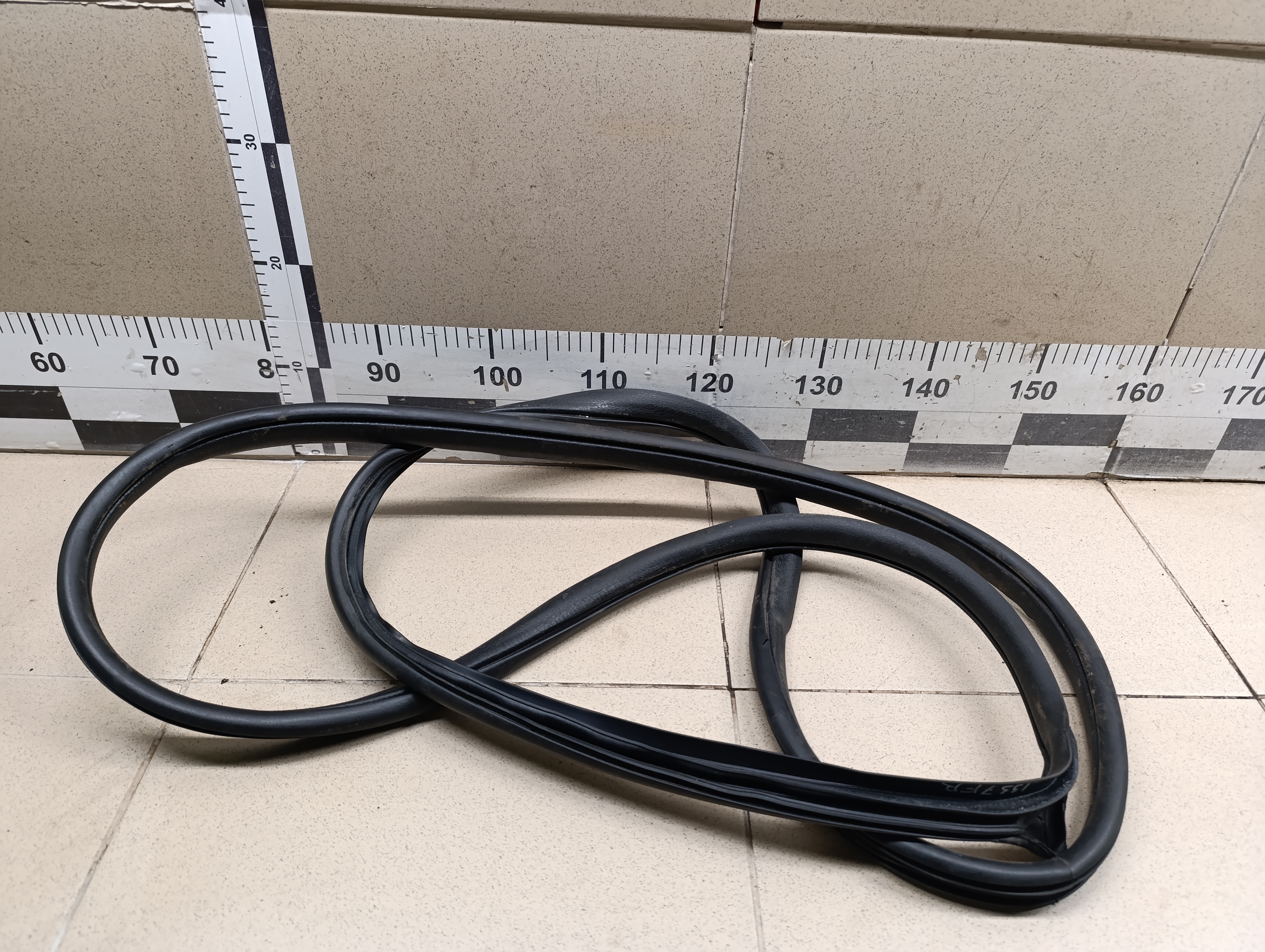 Уплотнитель двери Chery Tiggo 5 (T21) 2014-2020