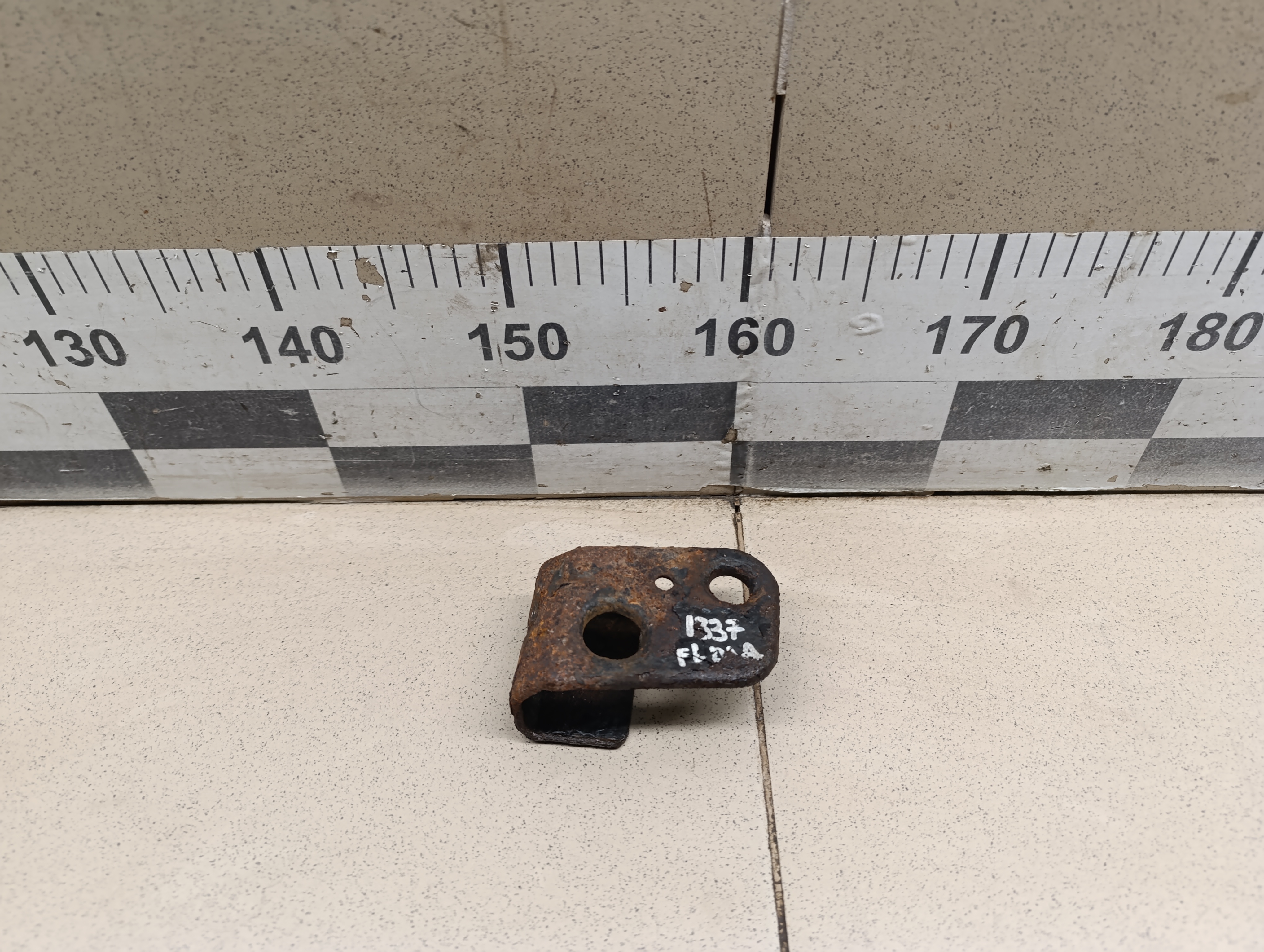 Кронштейн радиатора левый Chery Tiggo 5 (T21) 2014-2020