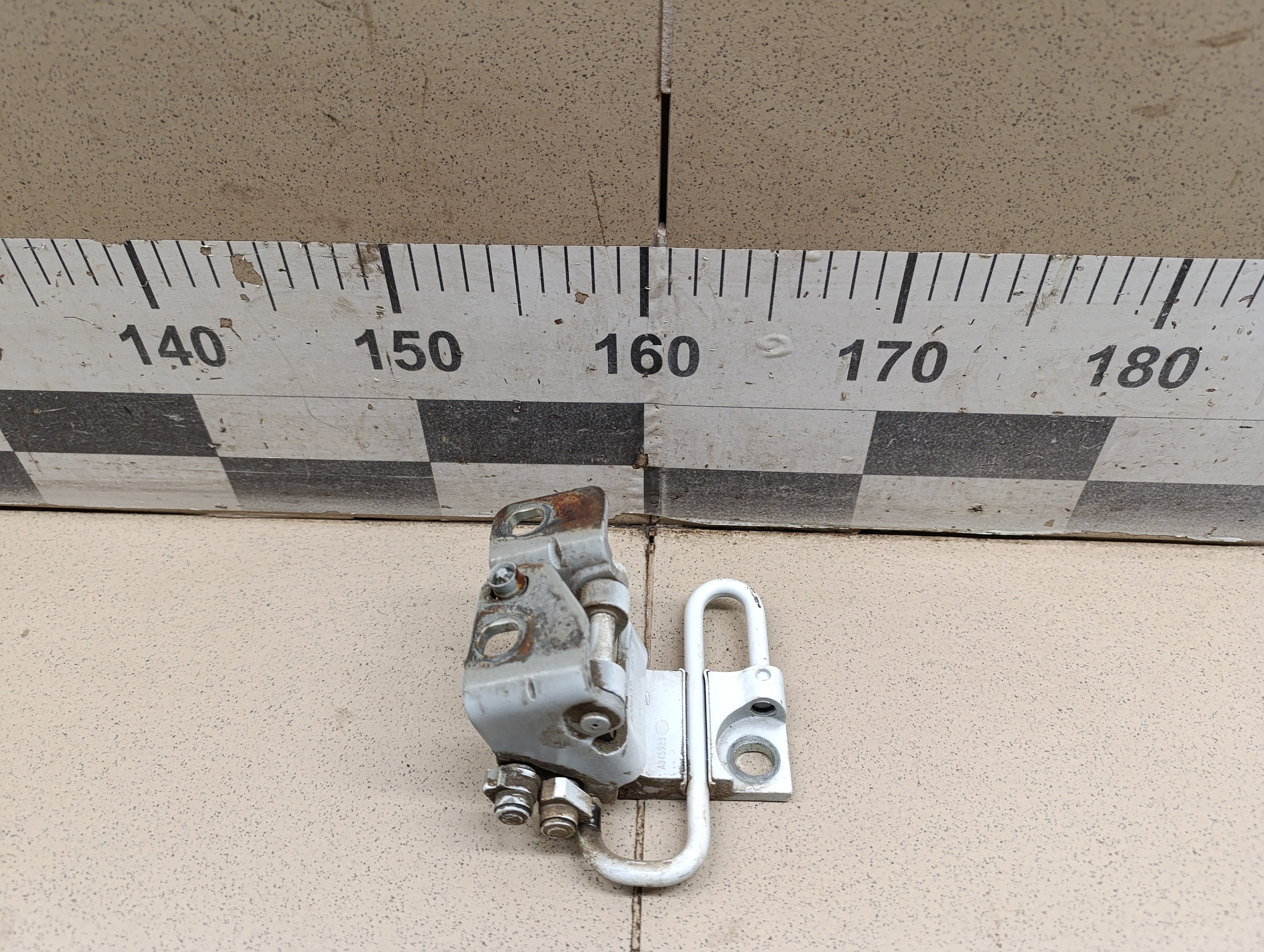 Петля двери задней правой нижняя Chery Tiggo 5 (T21) 2014-2020