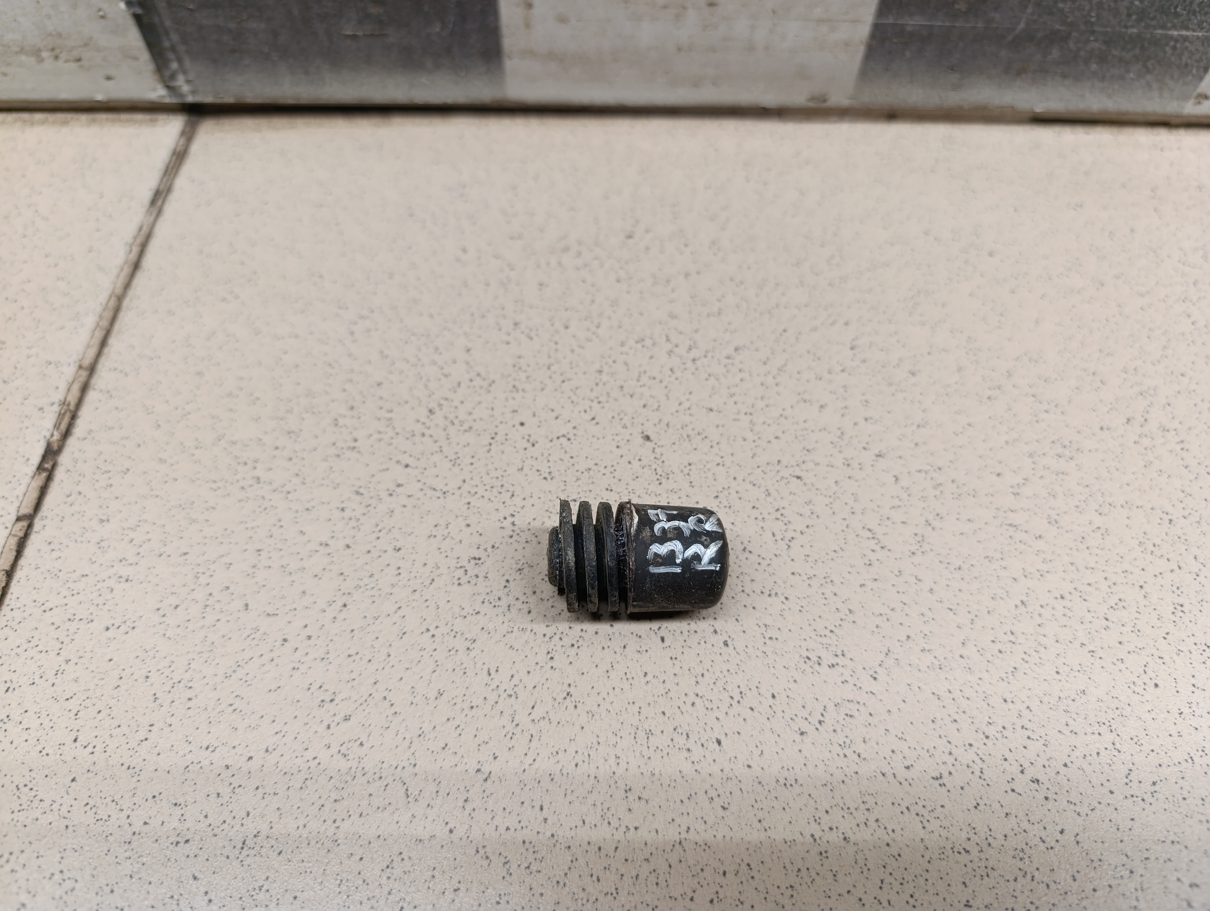 Отбойник крышки багажника Chery Tiggo 5 (T21) 2014-2020