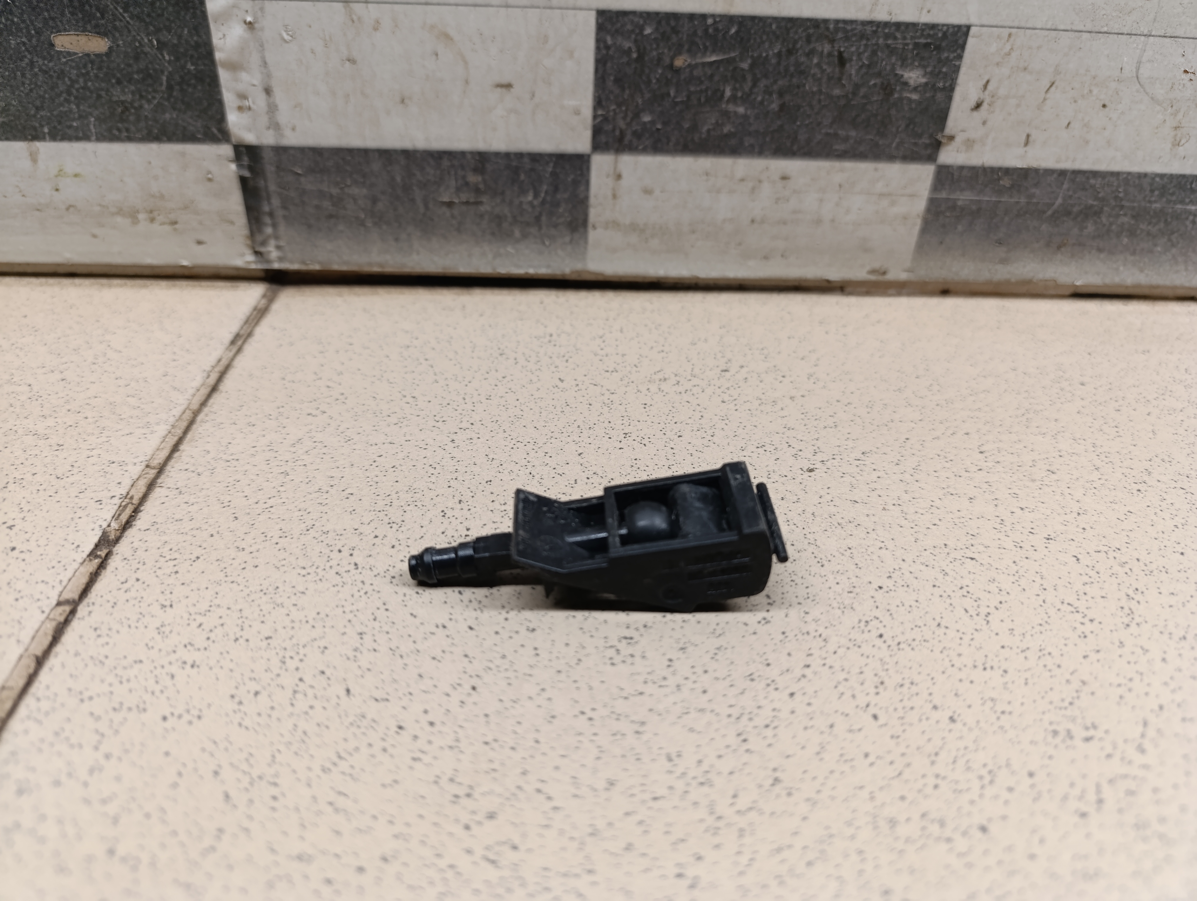 Форсунка омывателя лобового стекла Chery Tiggo 5 (T21) 2014-2020