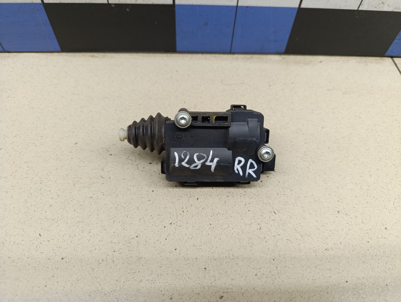 Активатор замка крышки бензобака OPEL Astra H / Family 2004-2015