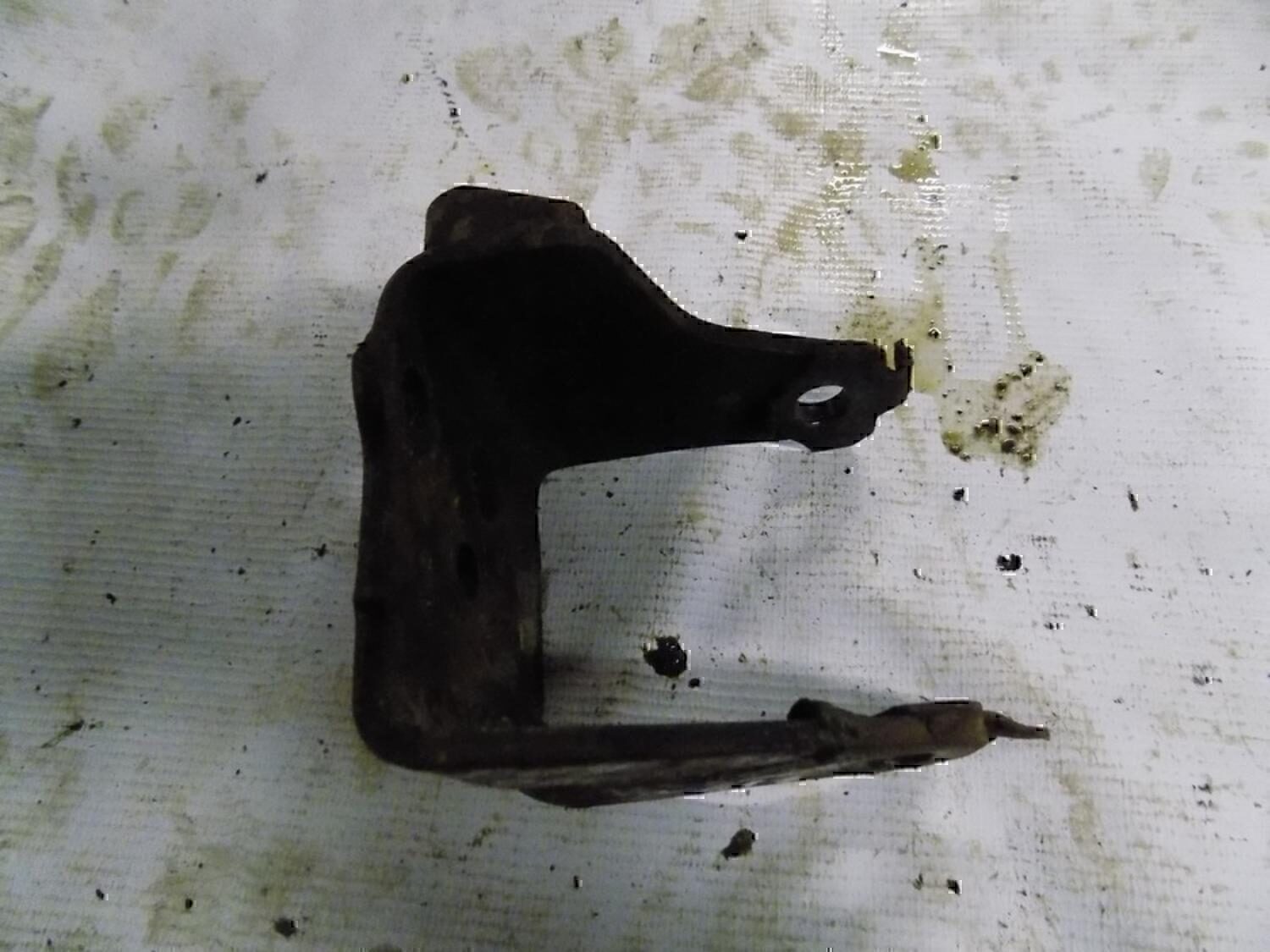 Кронштейн КПП TOYOTA Corolla E12 2001-2006