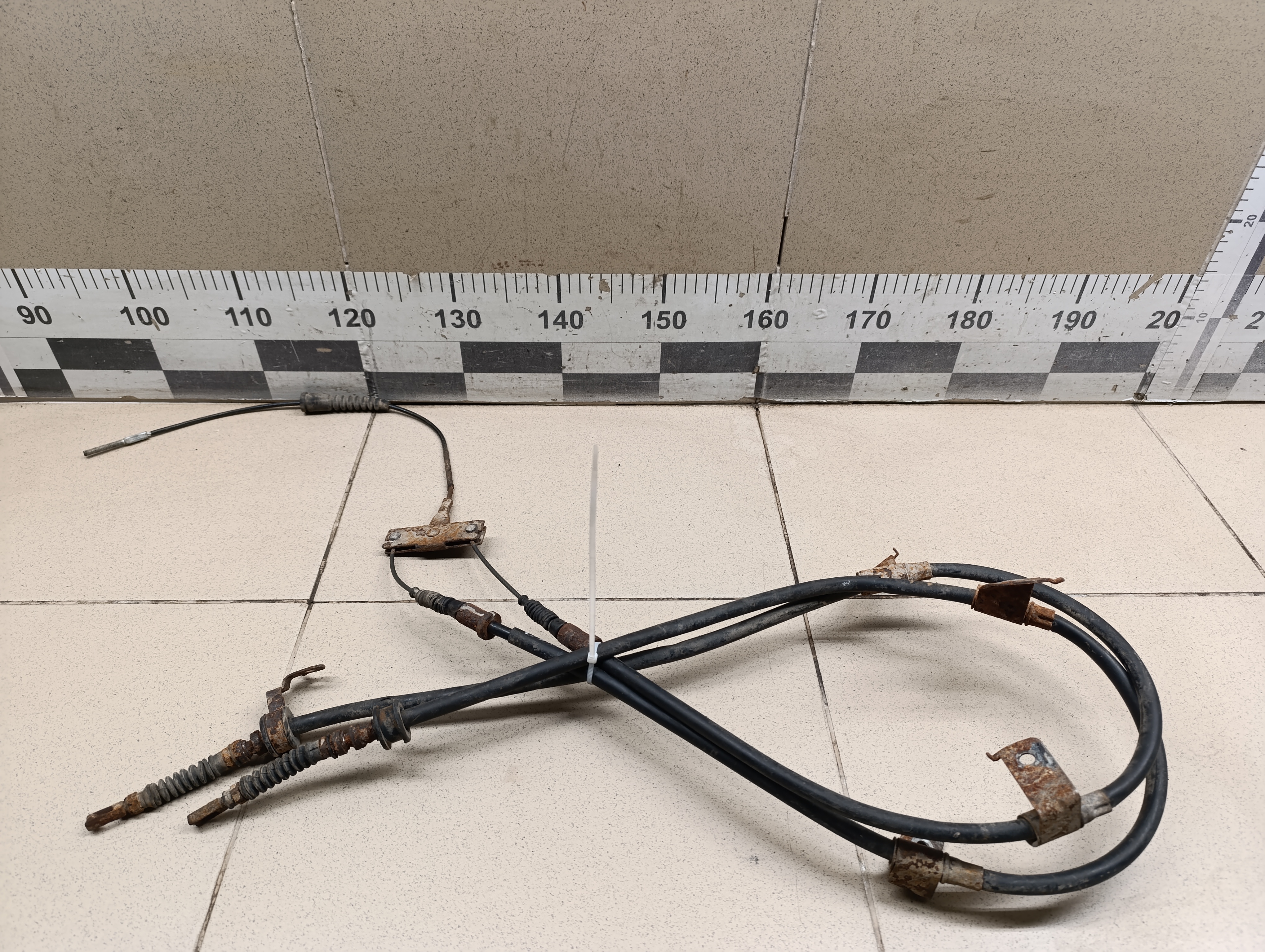 Трос стояночного тормоза Chery Tiggo 5 (T21) 2014-2020