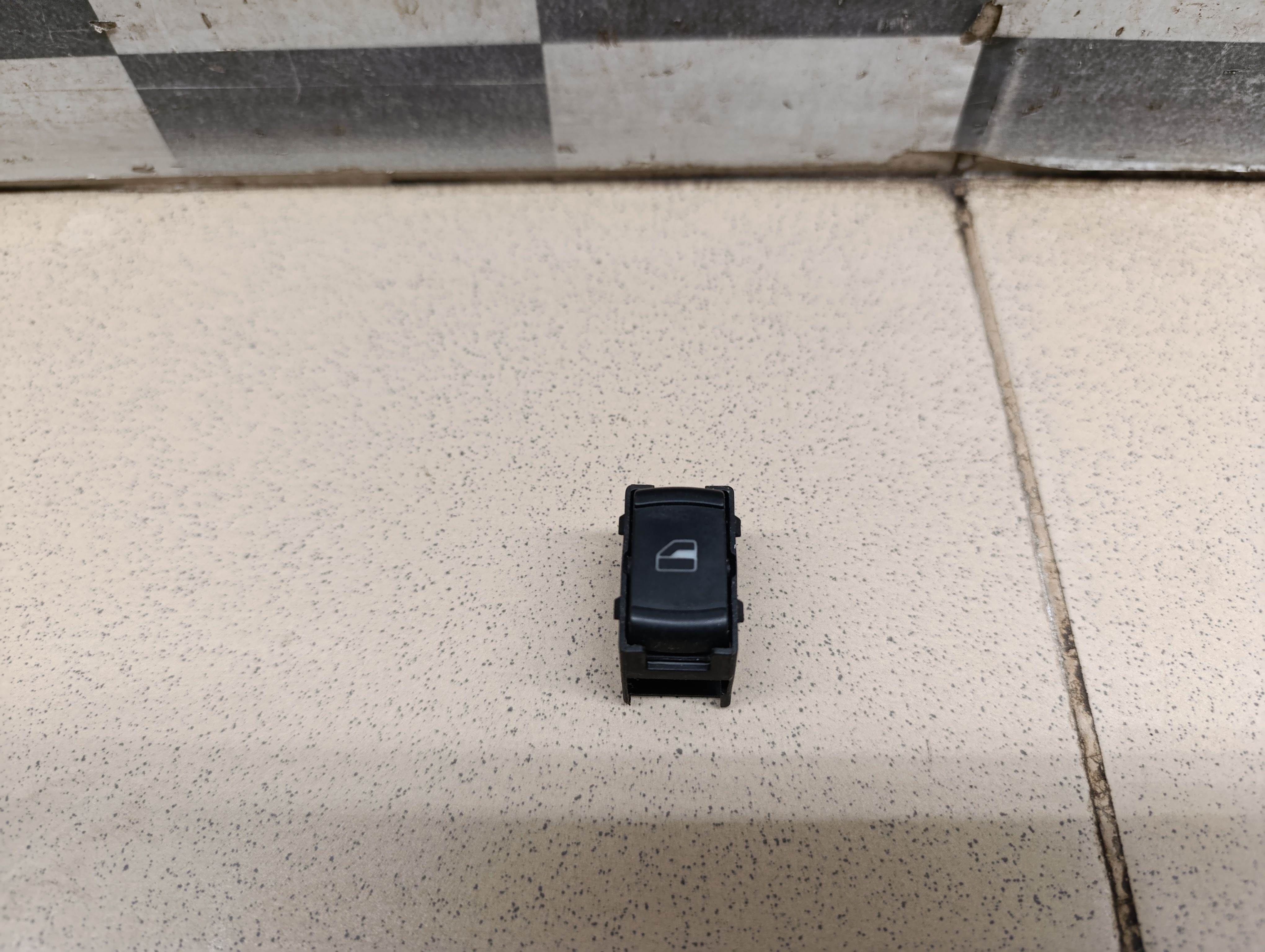 Кнопка стеклоподъемника VW Passat [B5] 1996-2000