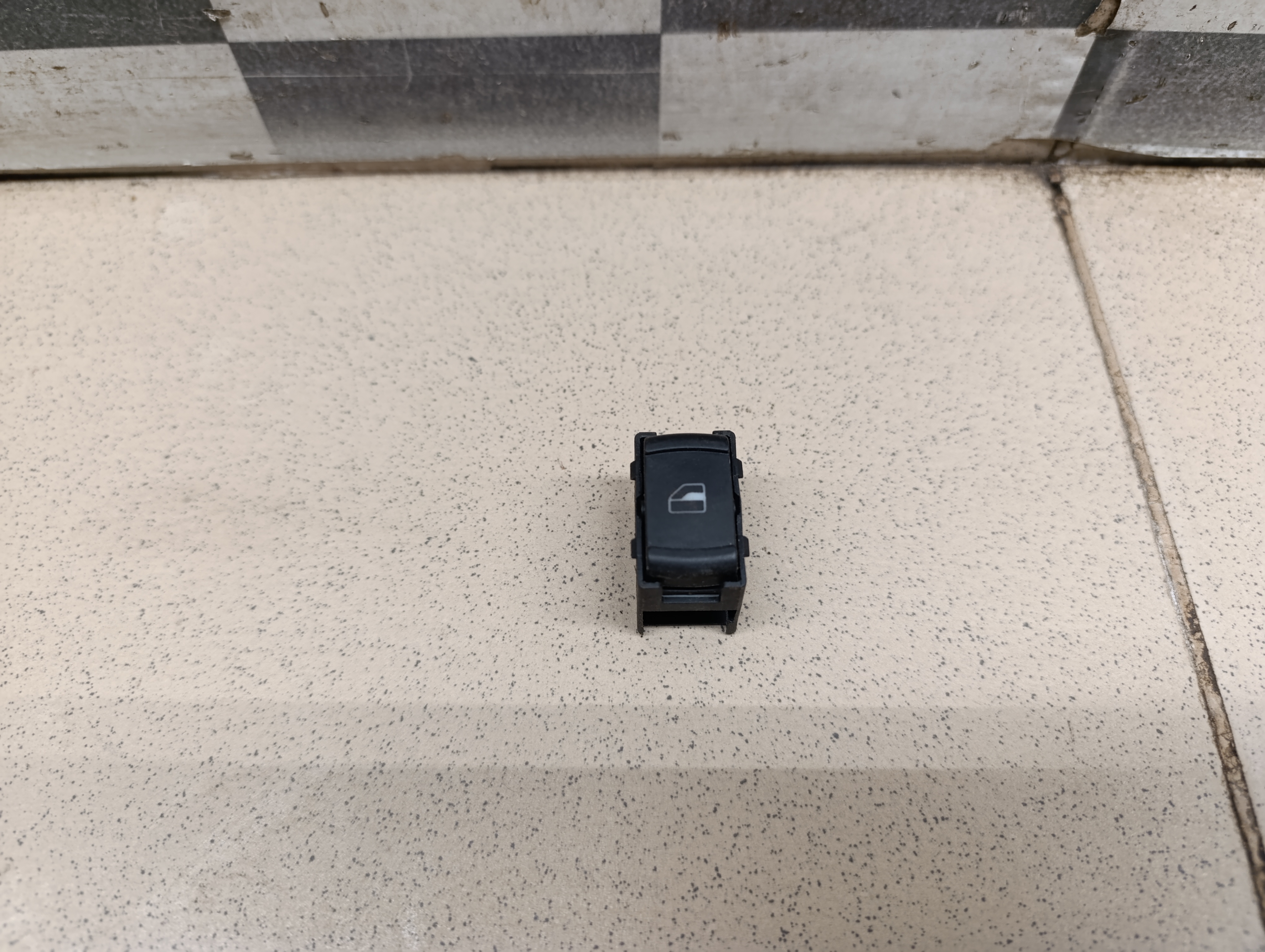 Кнопка стеклоподъемника VW Passat [B5] 1996-2000