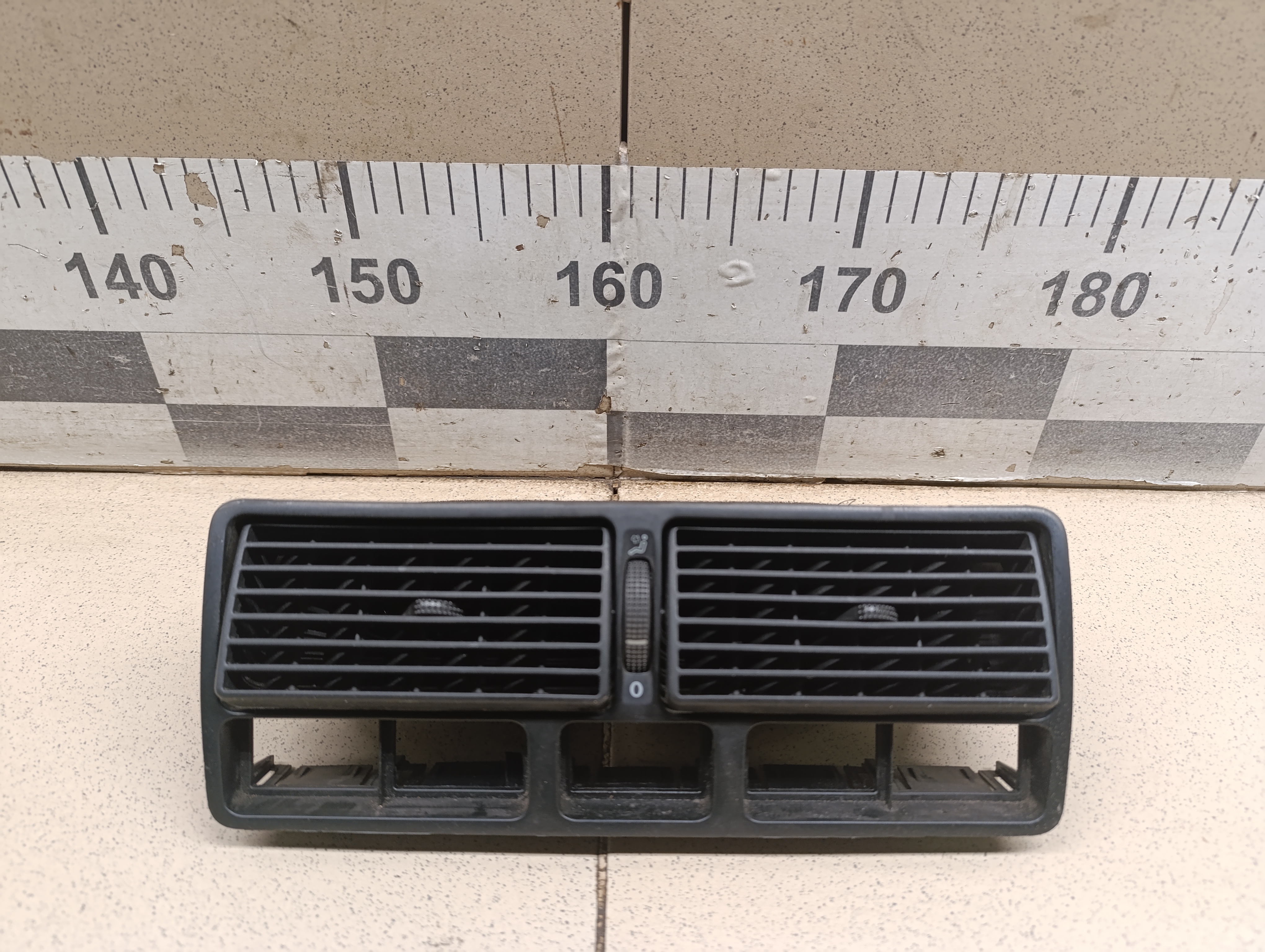 Дефлектор воздушный VW Golf IV/Bora 1997-2005