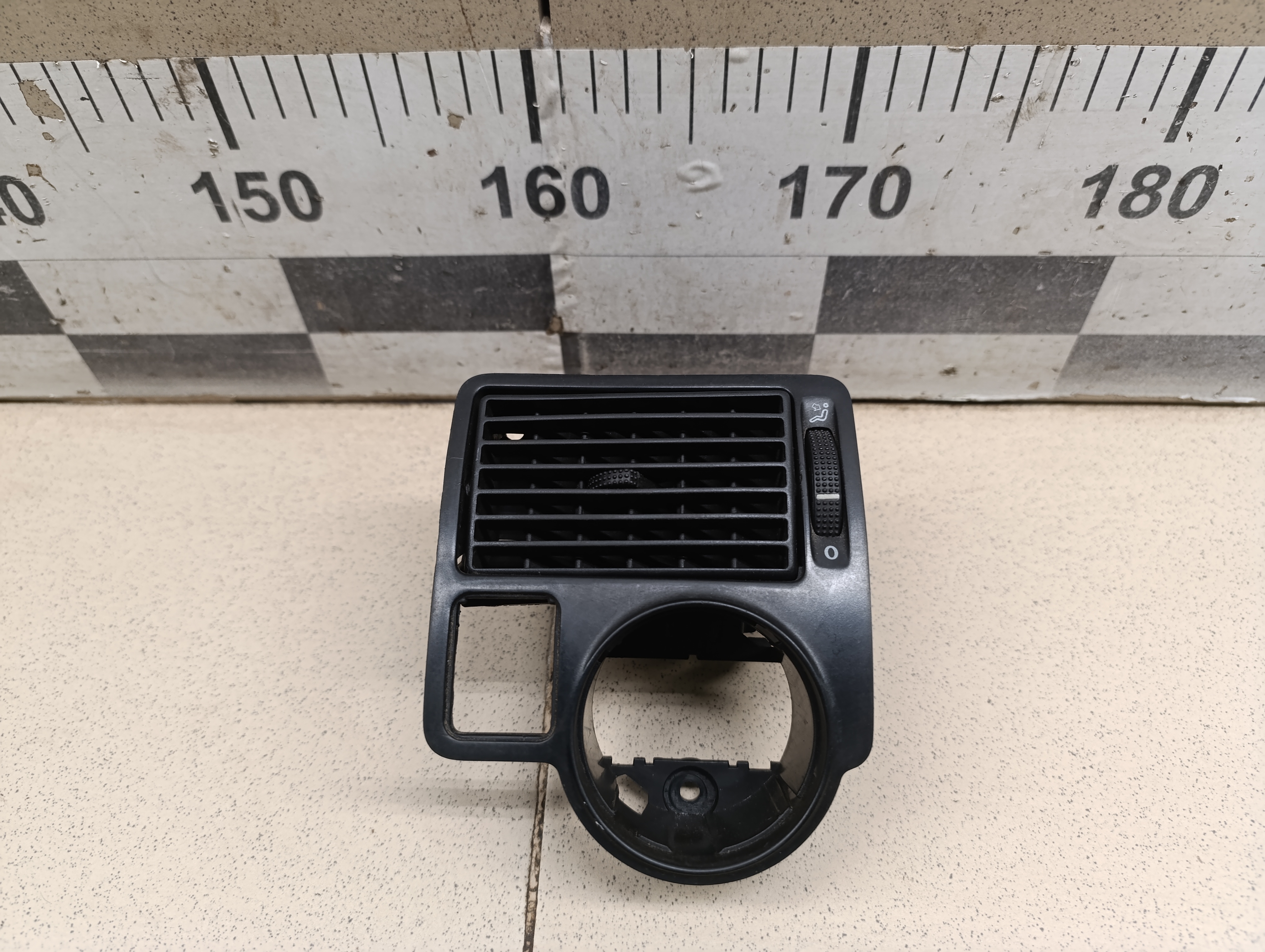 Дефлектор воздушный VW Golf IV/Bora 1997-2005