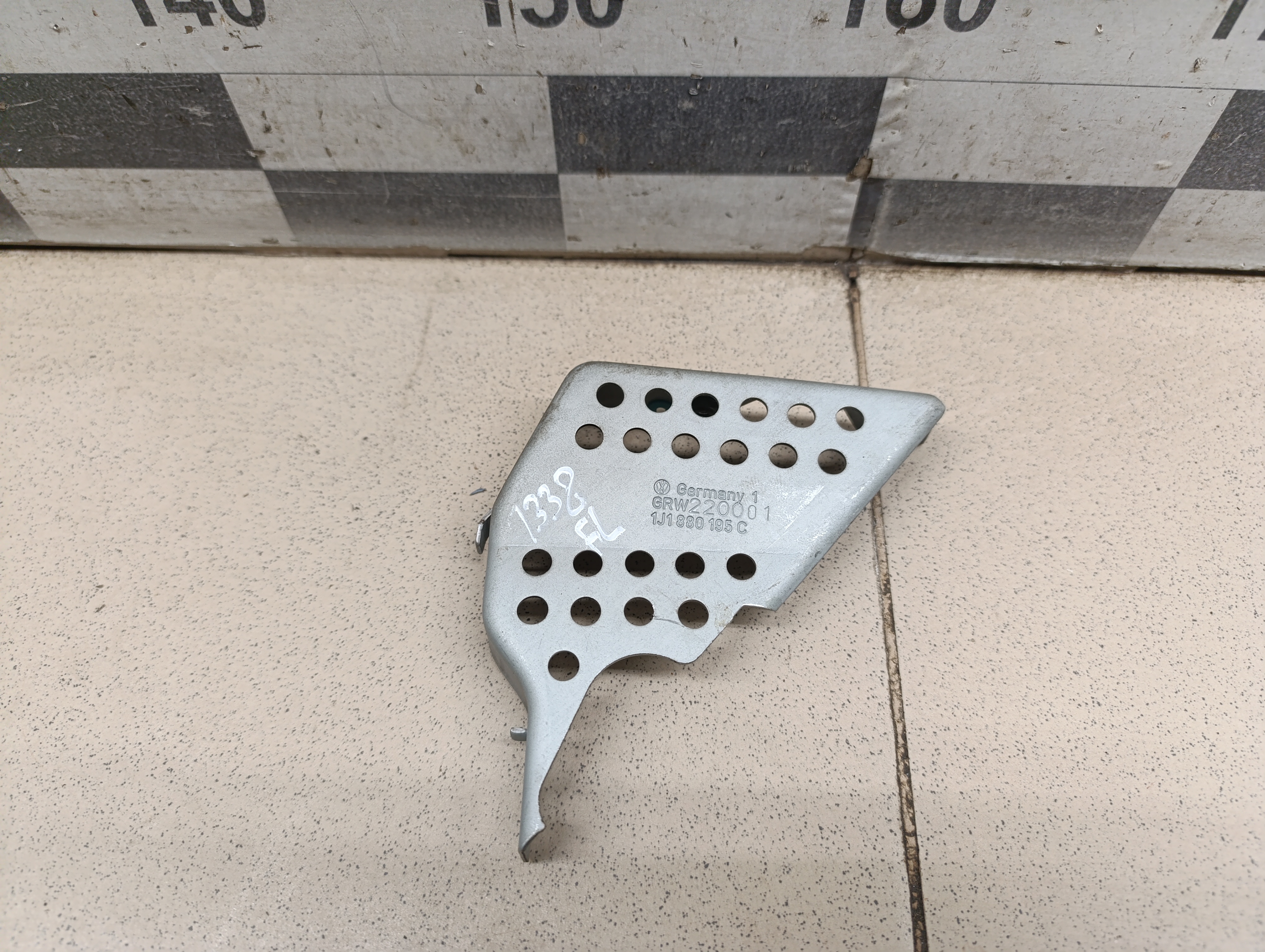 Кронштейн (сопут. товар) VW Golf IV/Bora 1997-2005