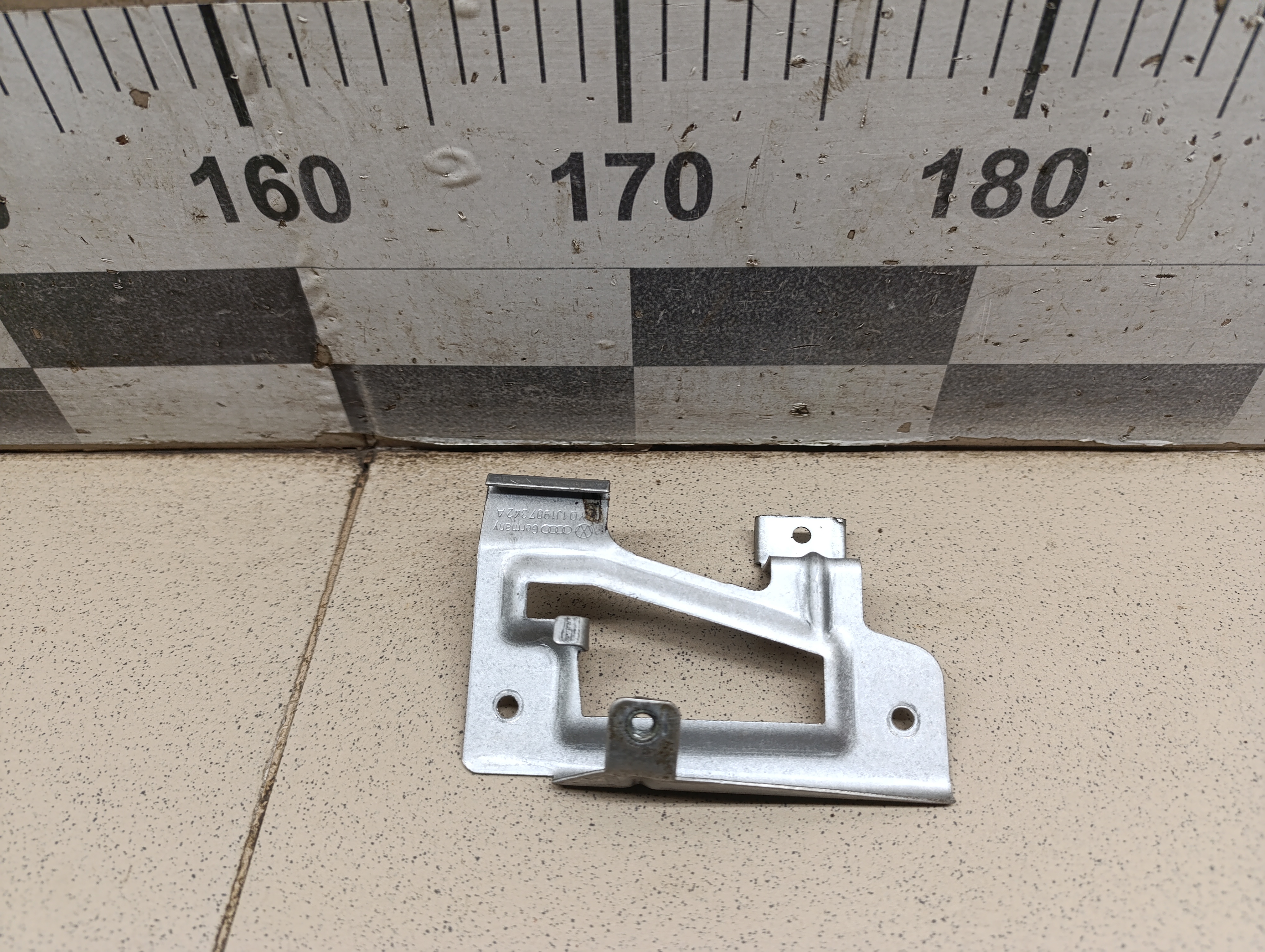 Кронштейн (сопут. товар) VW Golf IV/Bora 1997-2005