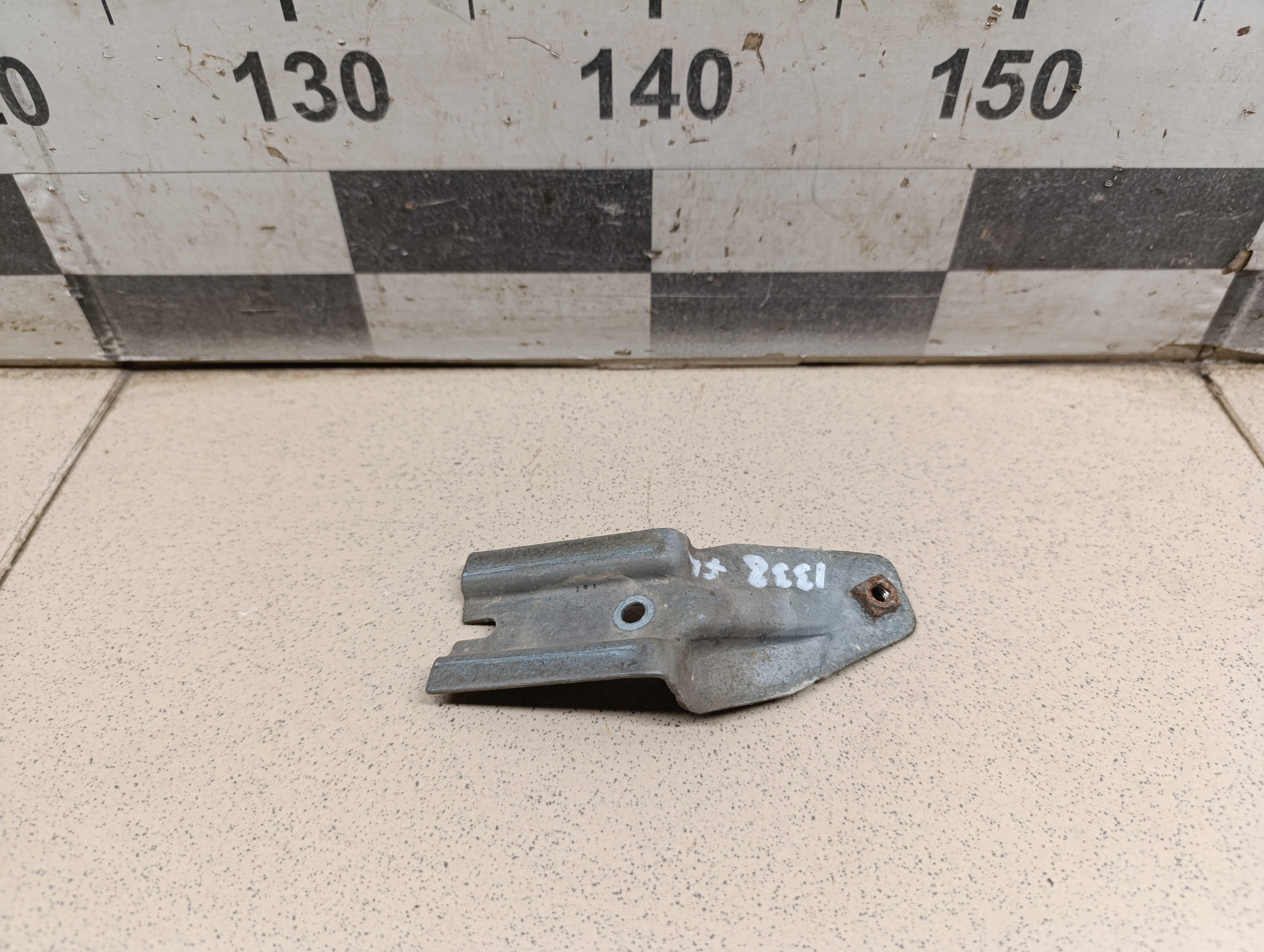 Кронштейн (сопут. товар) VW Golf IV/Bora 1997-2005