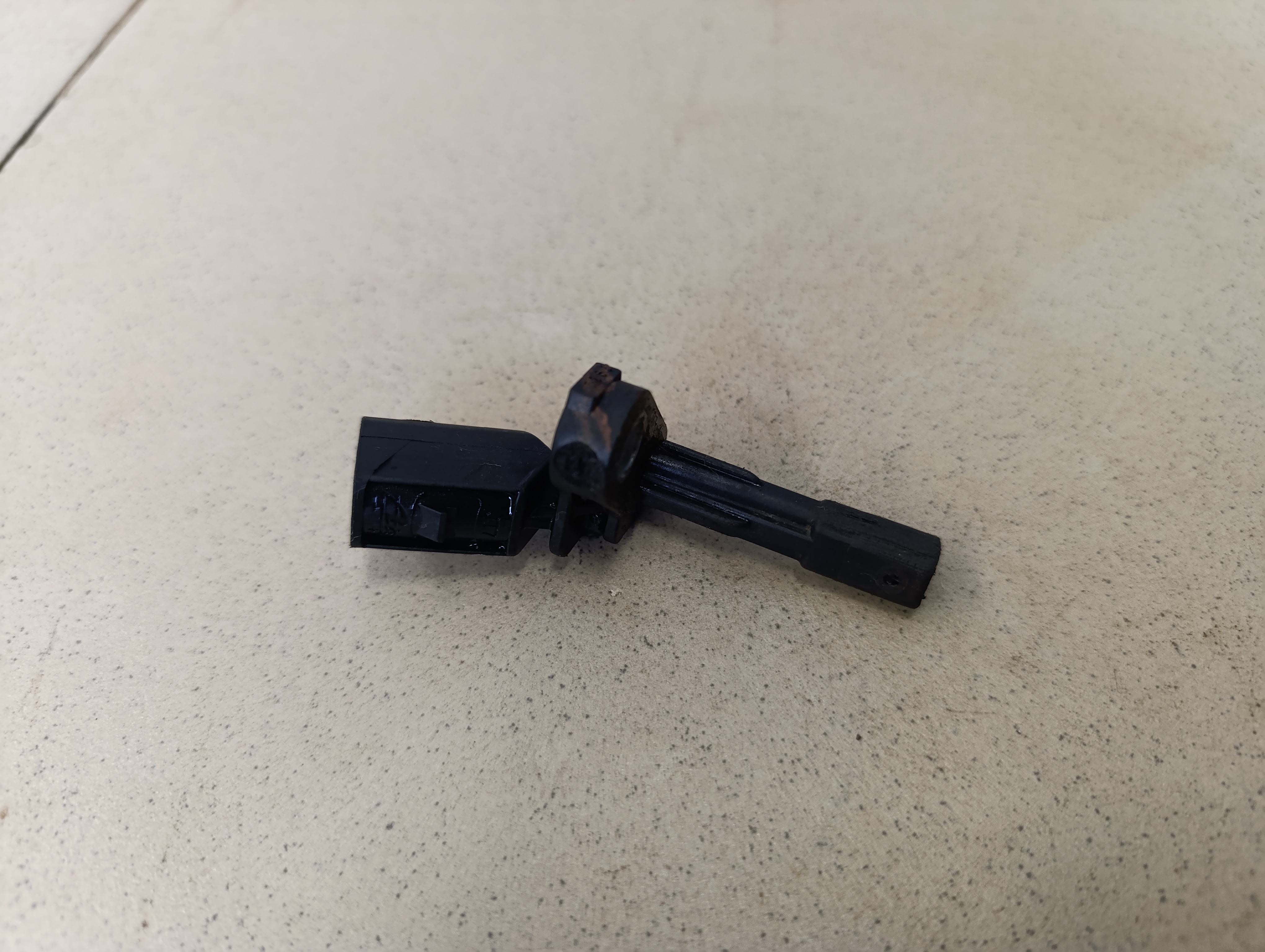 Датчик ABS задний левый Audi Passat [B6] 2005-2010