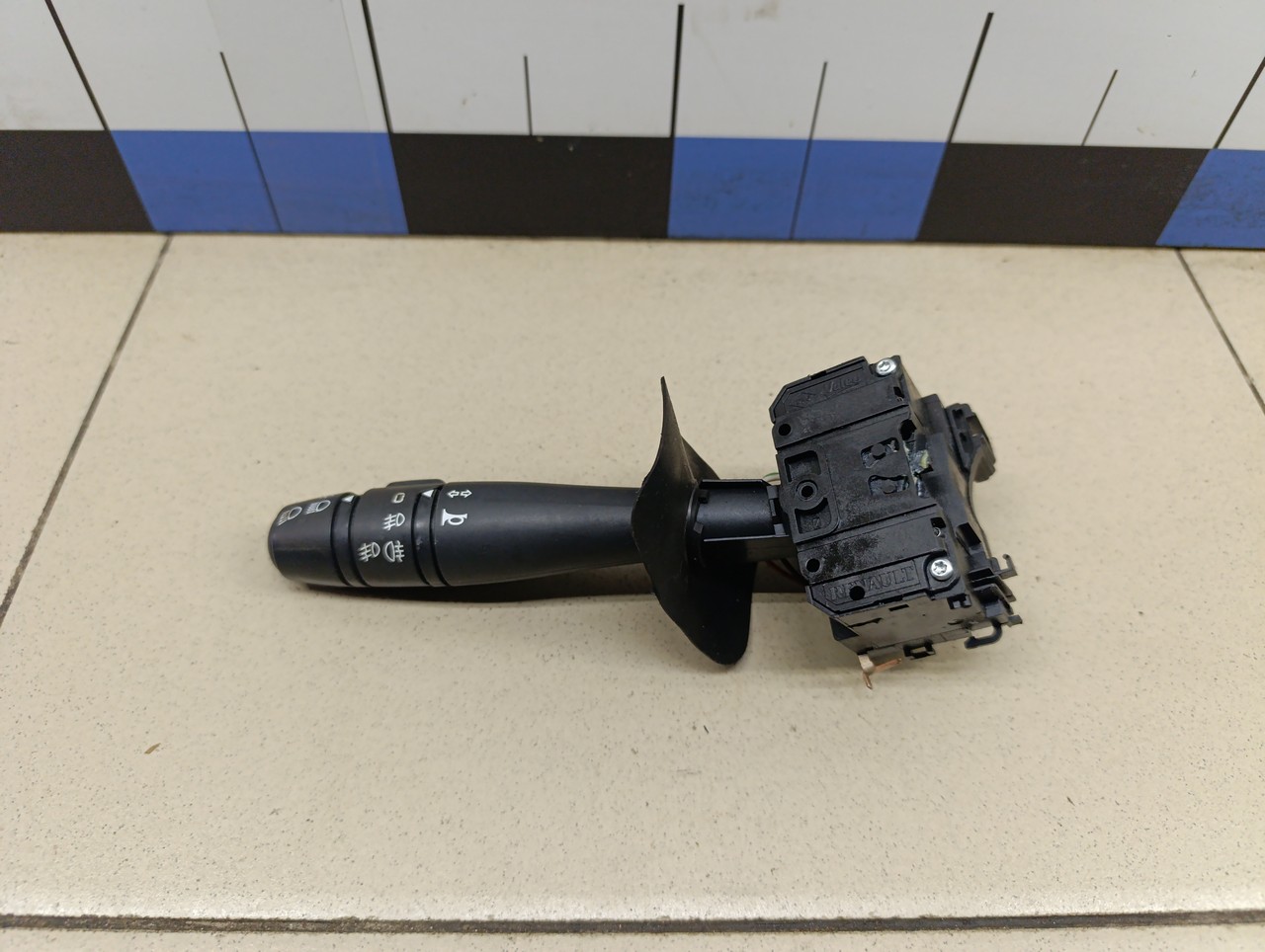 Переключатель поворотов подрулевой RENAULT Duster 2012>