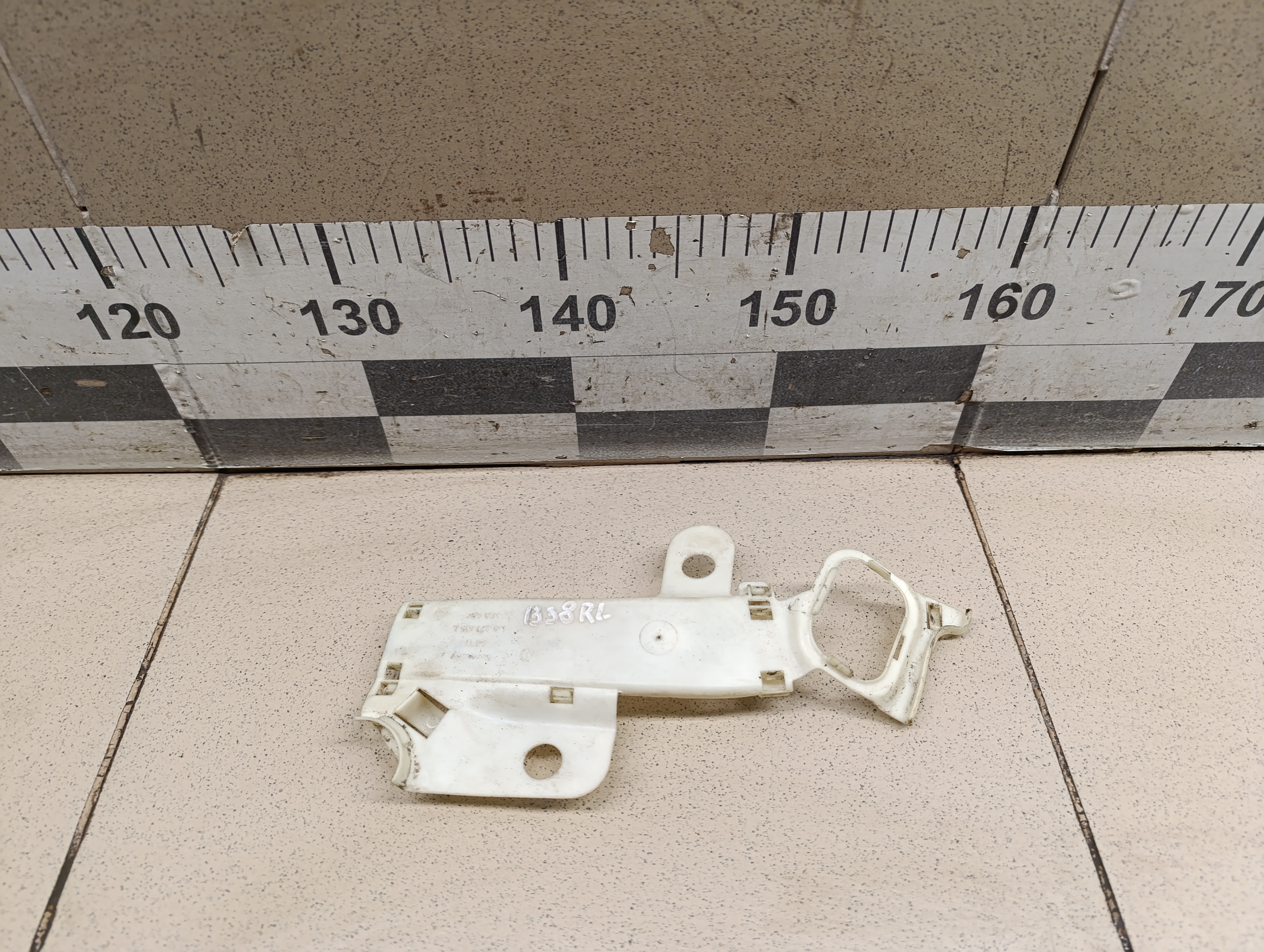 Канал для кабеля VW Golf IV/Bora 1997-2005