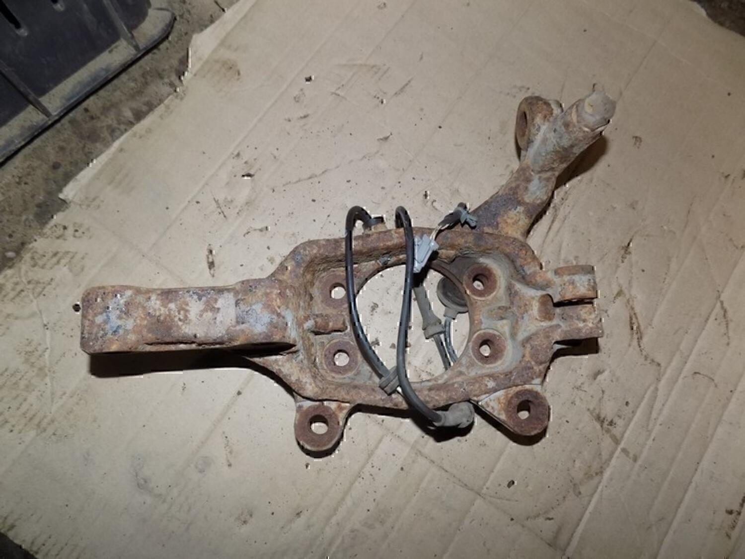 Кулак поворотный передний правый NISSAN Teana J31 2006-2008