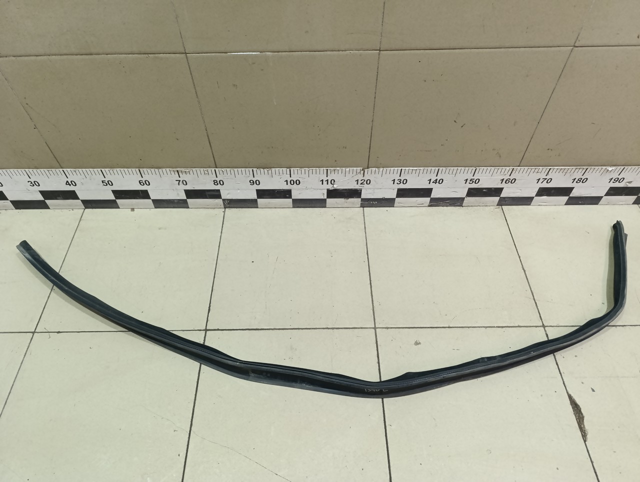 Уплотнитель (внутри) RENAULT Duster 2012>