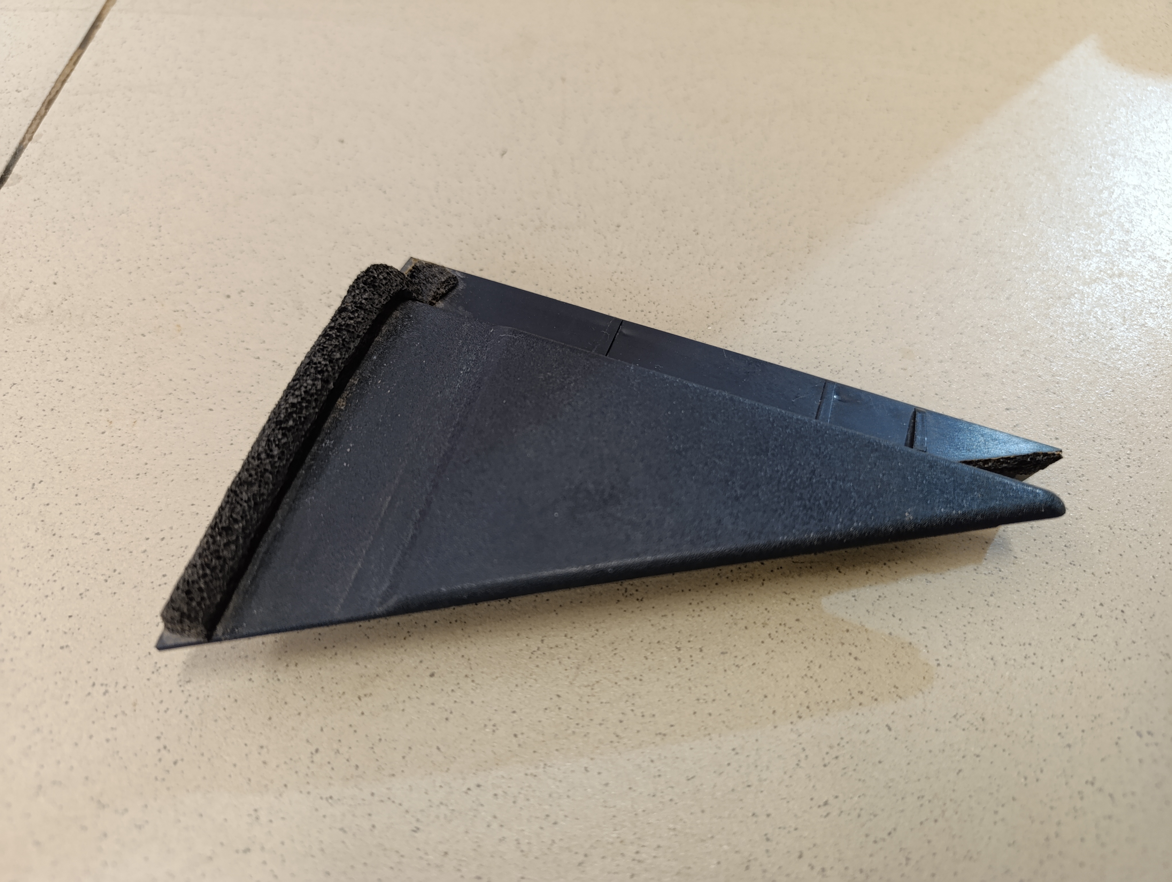 Направляющая стекла двери NISSAN Qashqai (J11) 2014>